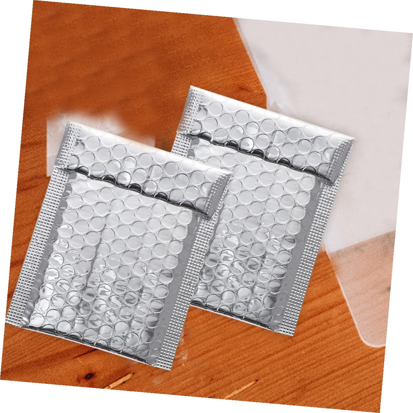 100 Selbstklebende Versandtaschen mit Luftpolsterfolie Gepolsterte Aluminiumbeschichtete Umschläge aus Pe Verschleißfest und Manipulationssicher für Büro und Zuhause