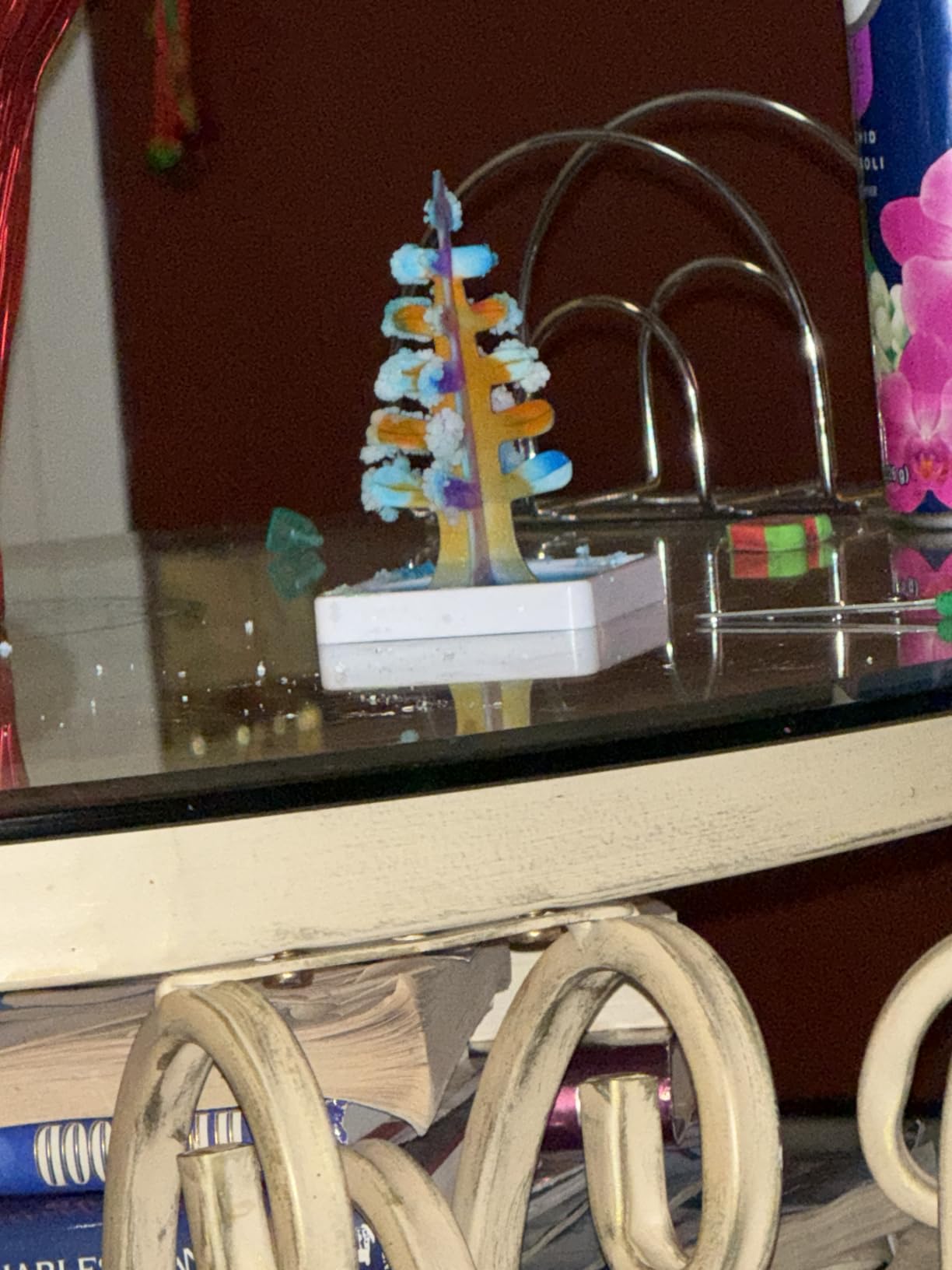 National Geographic Amazing Chemistry Set showing the experiment materials including test tubes and chemical containers