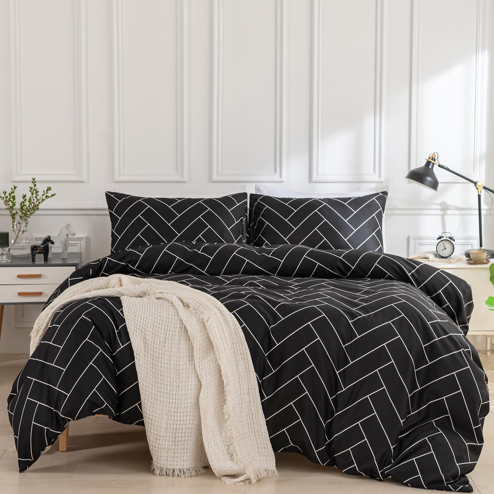 Double Duvet Set, Black Double Duvet Cover Set including Zipper Closure, 3 Piece Bedding Set - Image 2