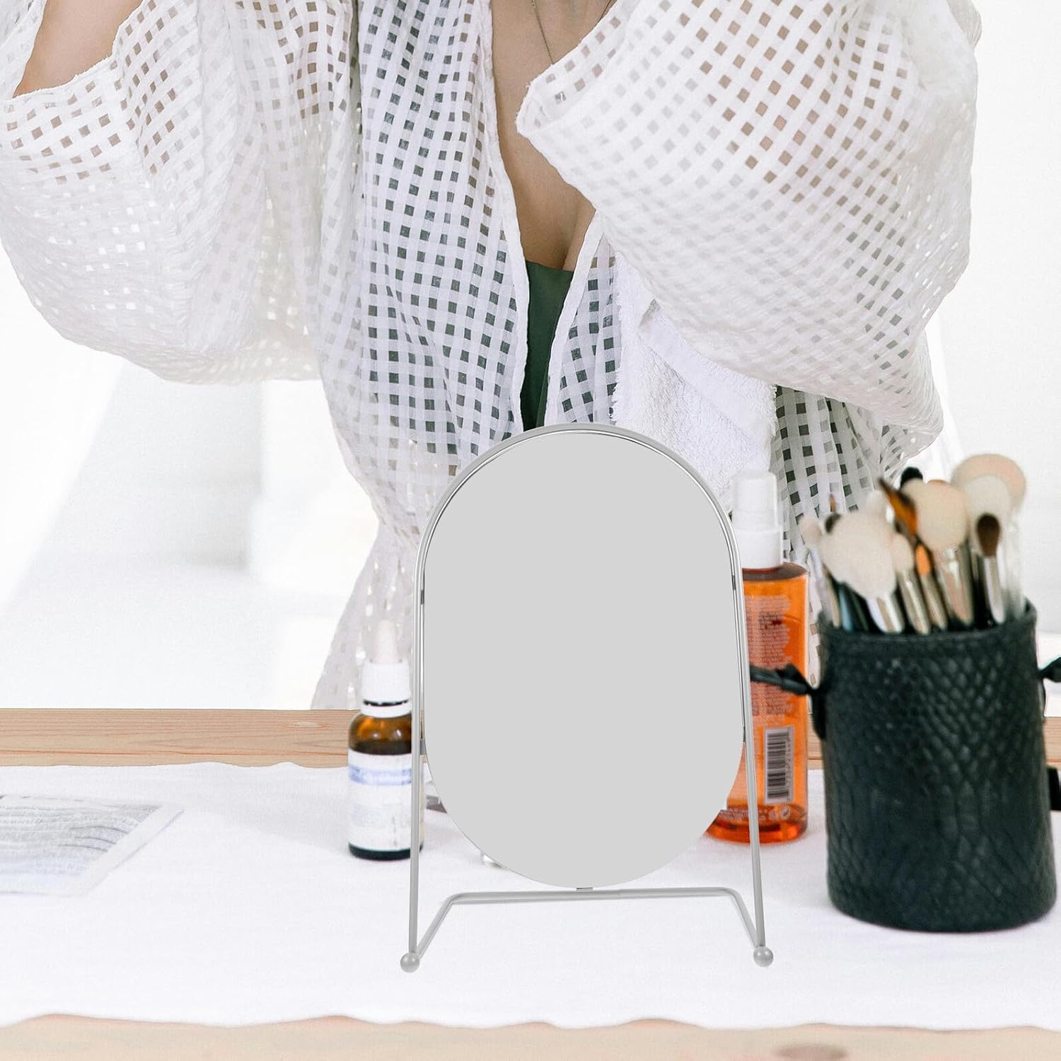 Oval Desktop Dressing Mirror with Stand Silver High-Definition Vanity Mirror for Bedroom and Makeup Table for Personal Beauty and Desk Use