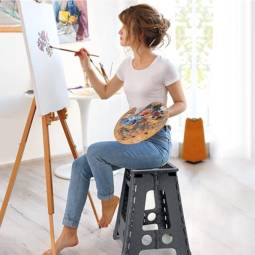 Miniatura 7 de Flottian Taburete plegable de 18 pulgadas para adultos y niños con capacidad para hasta 300 libras, taburetes plegables antideslizantes con asa,