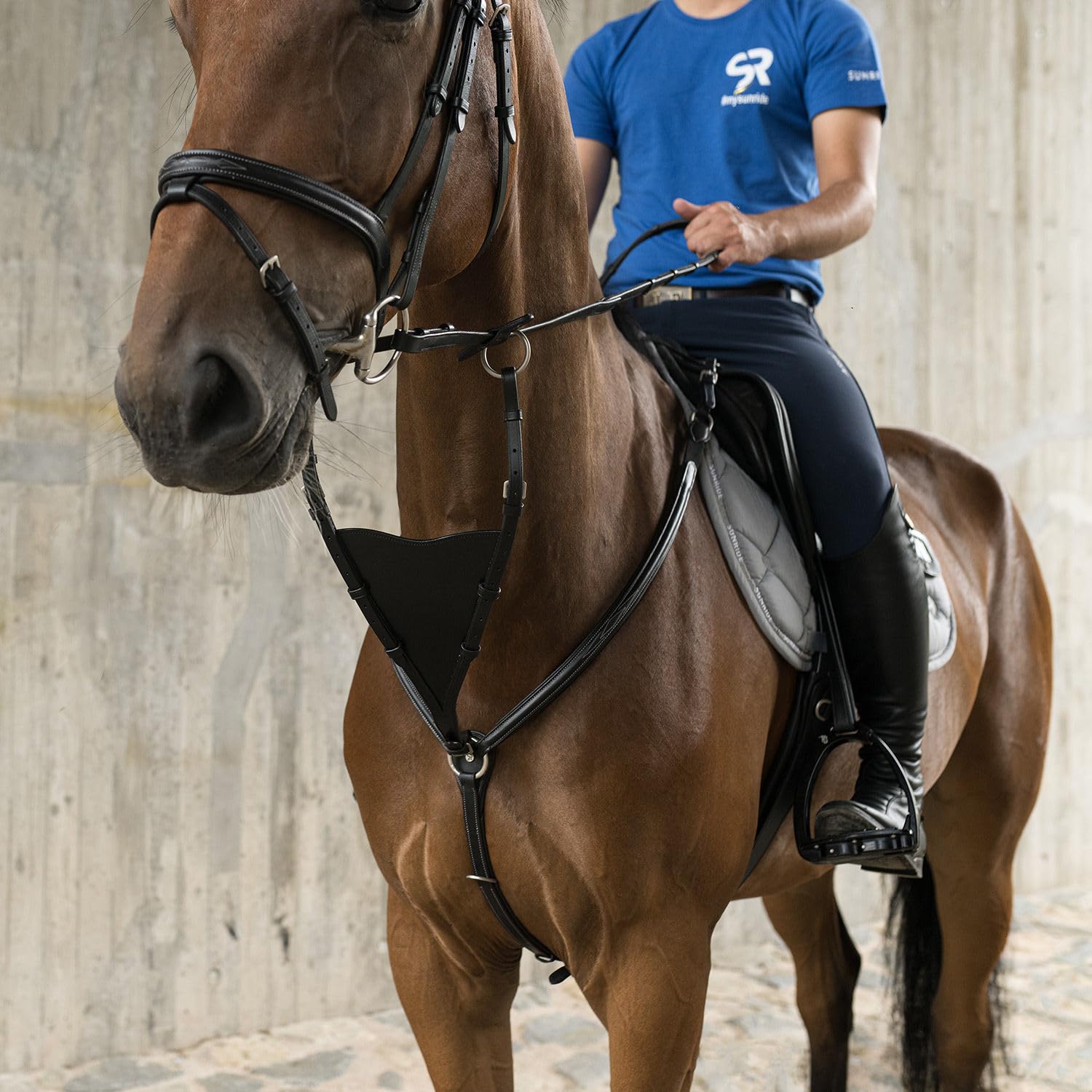 SUNRIDE Fourche de Martingale fermée en Cuir véritable “Bib” – réglable pour Une Action de rênes Stable, Plus de contrôle et sécurité – idéale pour Saut d’Obstacles et Jeunes Chevaux (Noir, Full)