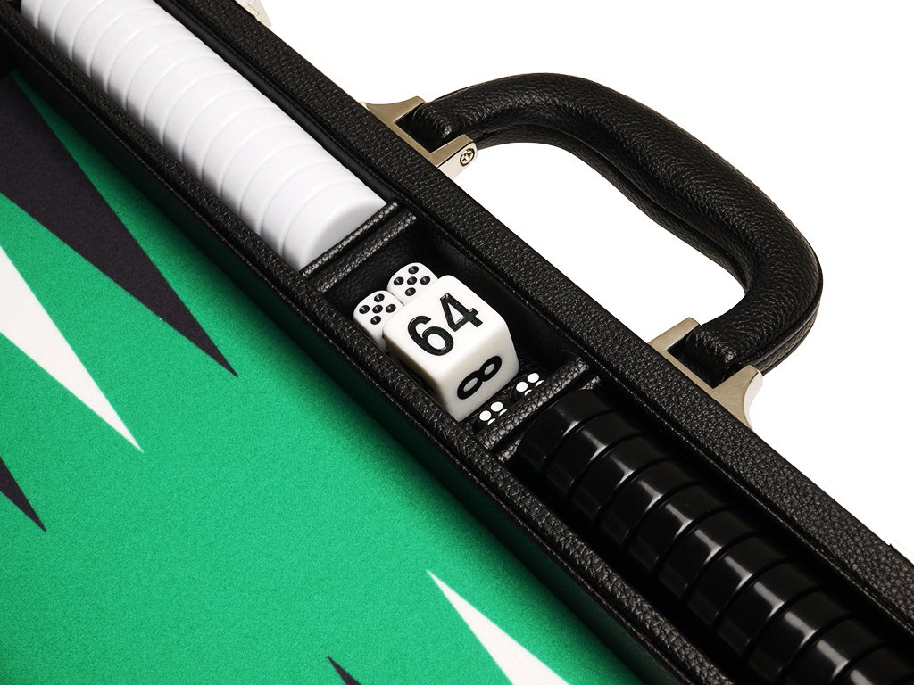 Silverman & Co. 40 cm Backgammon Reise Koffer für Erwachsene – schwarzes Kunstleder – faltbares Backgammon-Set mit grünem Spielfeld sowie schwarzen und weißen Spielpunkten – leicht & tragbar