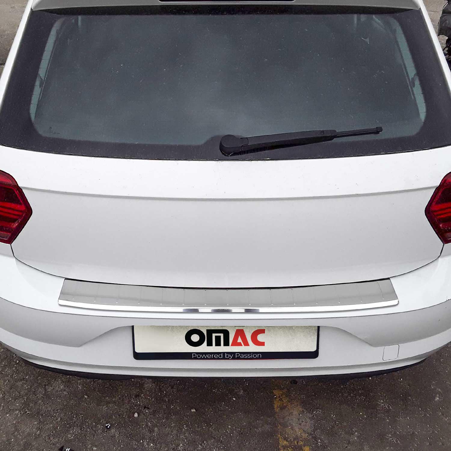 Seuil de Coffre sur Mesure VW Polo en Inox Poli Haute Finition - 8