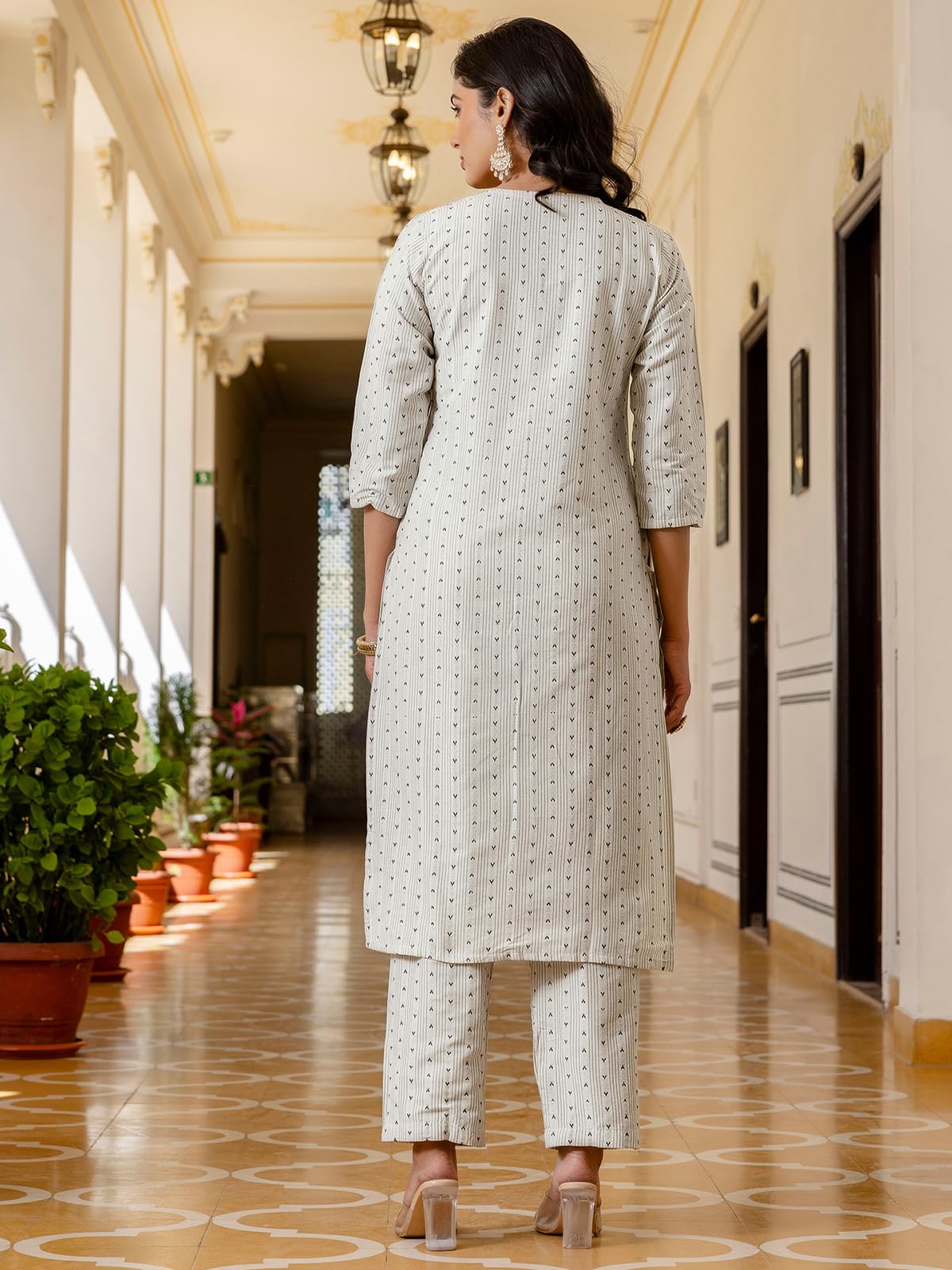 Sanisa Women's Cotton Weaving Straight Kurta With Pant And Dupatta Set (234Kbd2472Nb-L_Creme & Black)