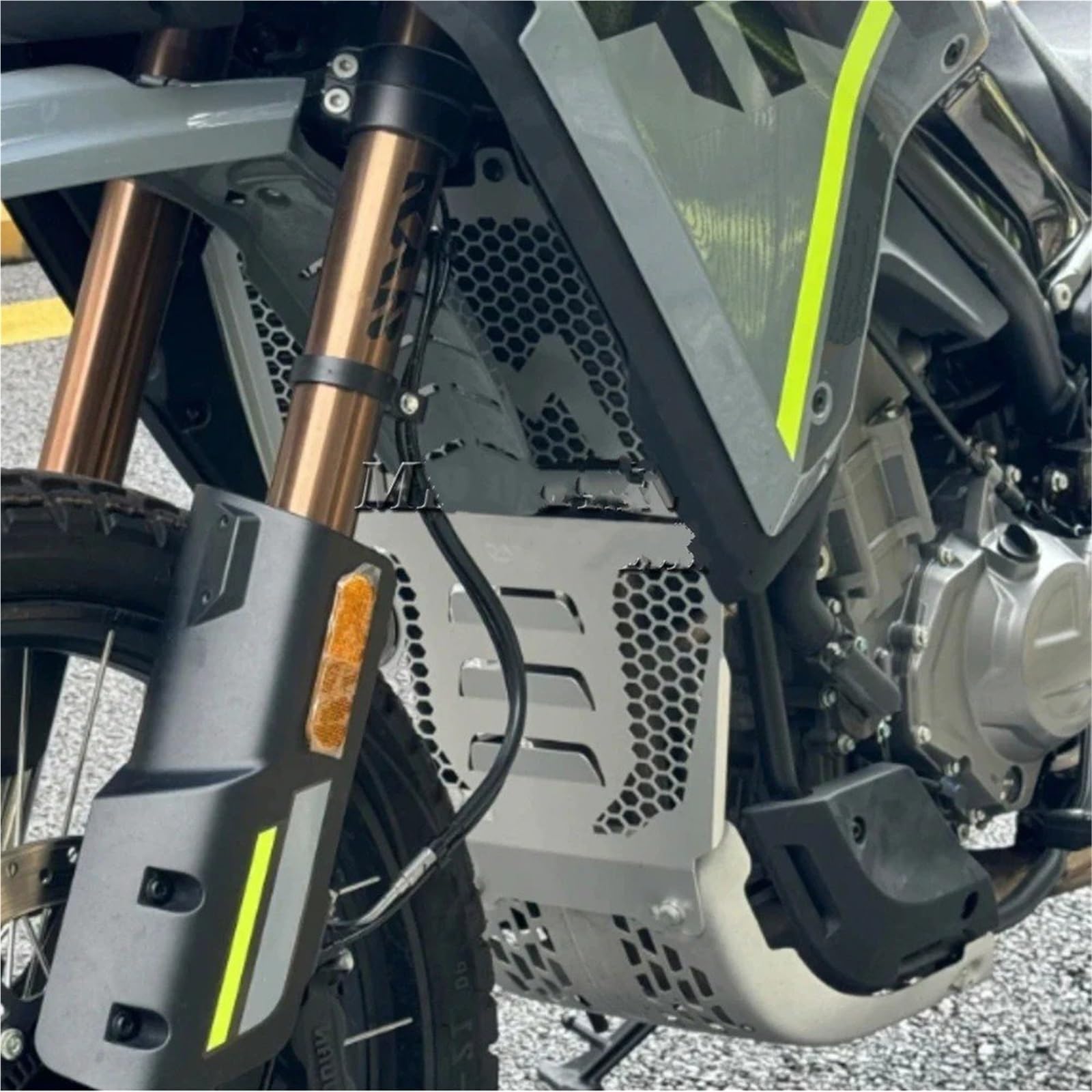 Motorrad Kühlerschutz Für CFMOTO Für 450MT Für MT450 2023-UP Motorrad Motor Wassertank Kühlergrill Ölkühler Schutz Abdeckung(Black - A)