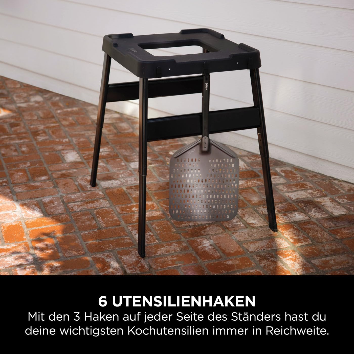 Ninja Woodfire verstellbarer Ständer und Beistelltisch, Außenofen- und Grillständer, robuster Outdoor-Kochtisch und Pizzaofenständer, Schwarz 4718J800EUUK