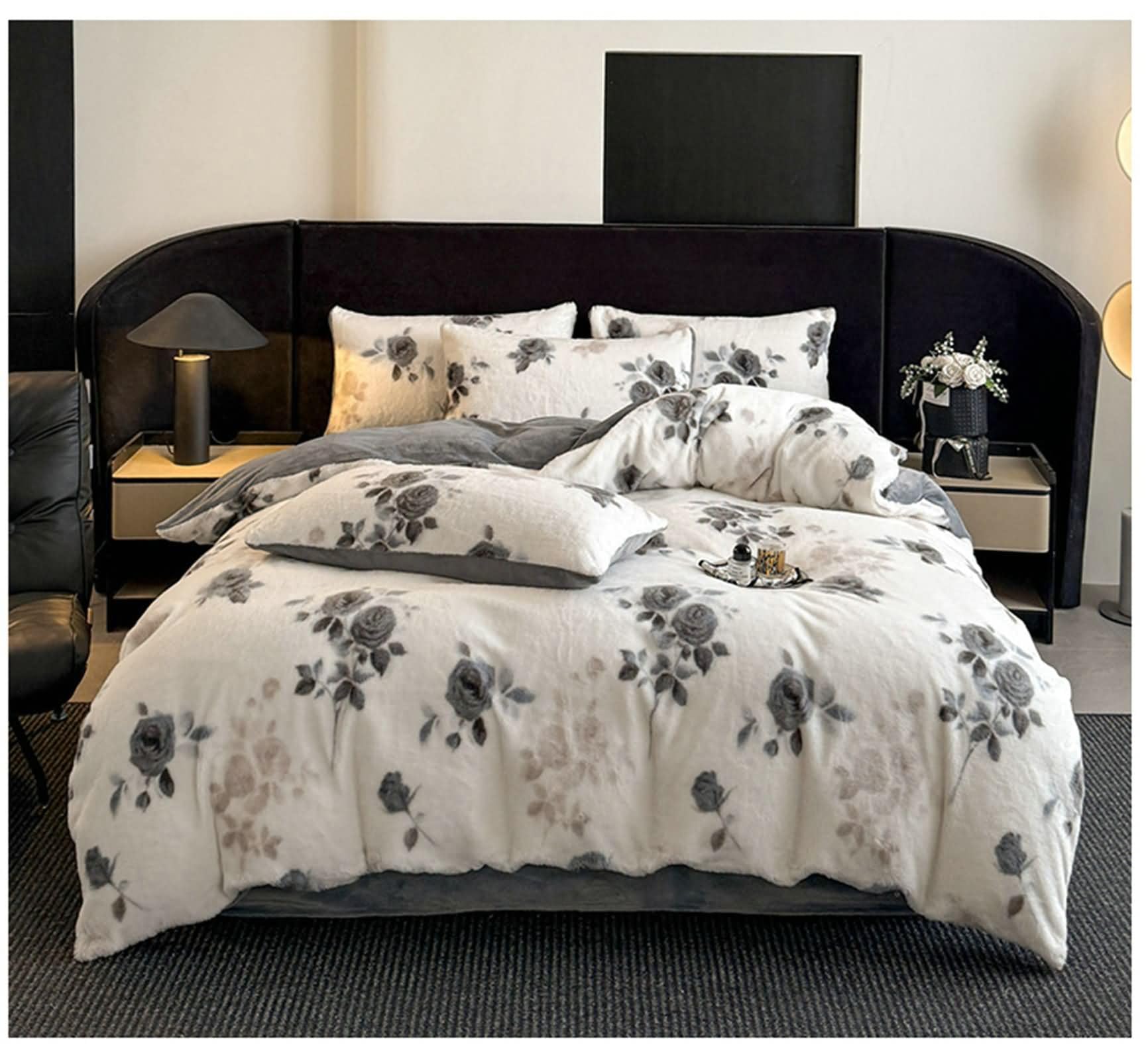 4-częściowy komplet pościeli, poszwa na kołdrę 200 x 230 cm, prześcieradło z gumką 180 x 200 cm i 2 poszewki na poduszki, wzór kwiatowy, miękki aksamit, szary