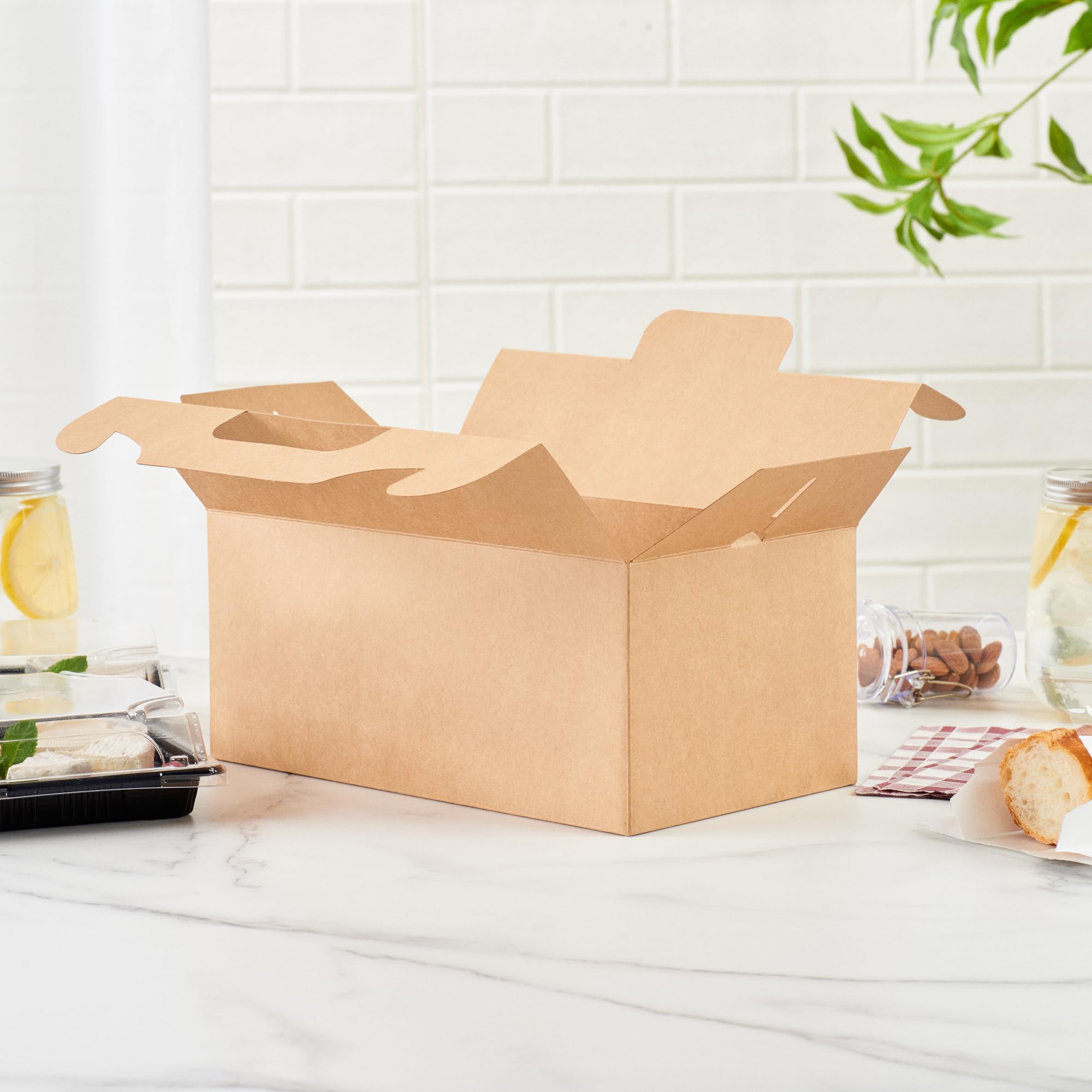 Restaurantware Bio Tek - Cajas de regalo de 10.2 x 5.9 x 6.9 pulgadas con asas, 100 cajas rectangulares a dos aguas, con pestaña segura, cajas de cartón kraft resistentes a la grasa, reciclables