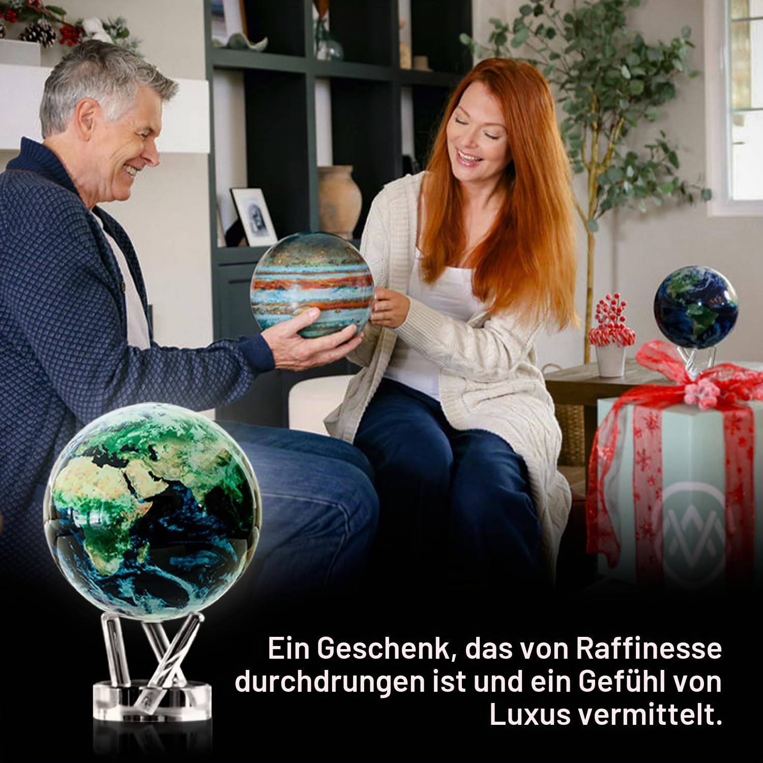 MOVA Globus Erde mit Wolken Klassik (4,5") – Solar Globus | Rotierender Globus Weltkugel ohne Batterien | Selbstdrehender Globus Deko | Luxus Globus für Büro und Zuhause | 11.5 CM