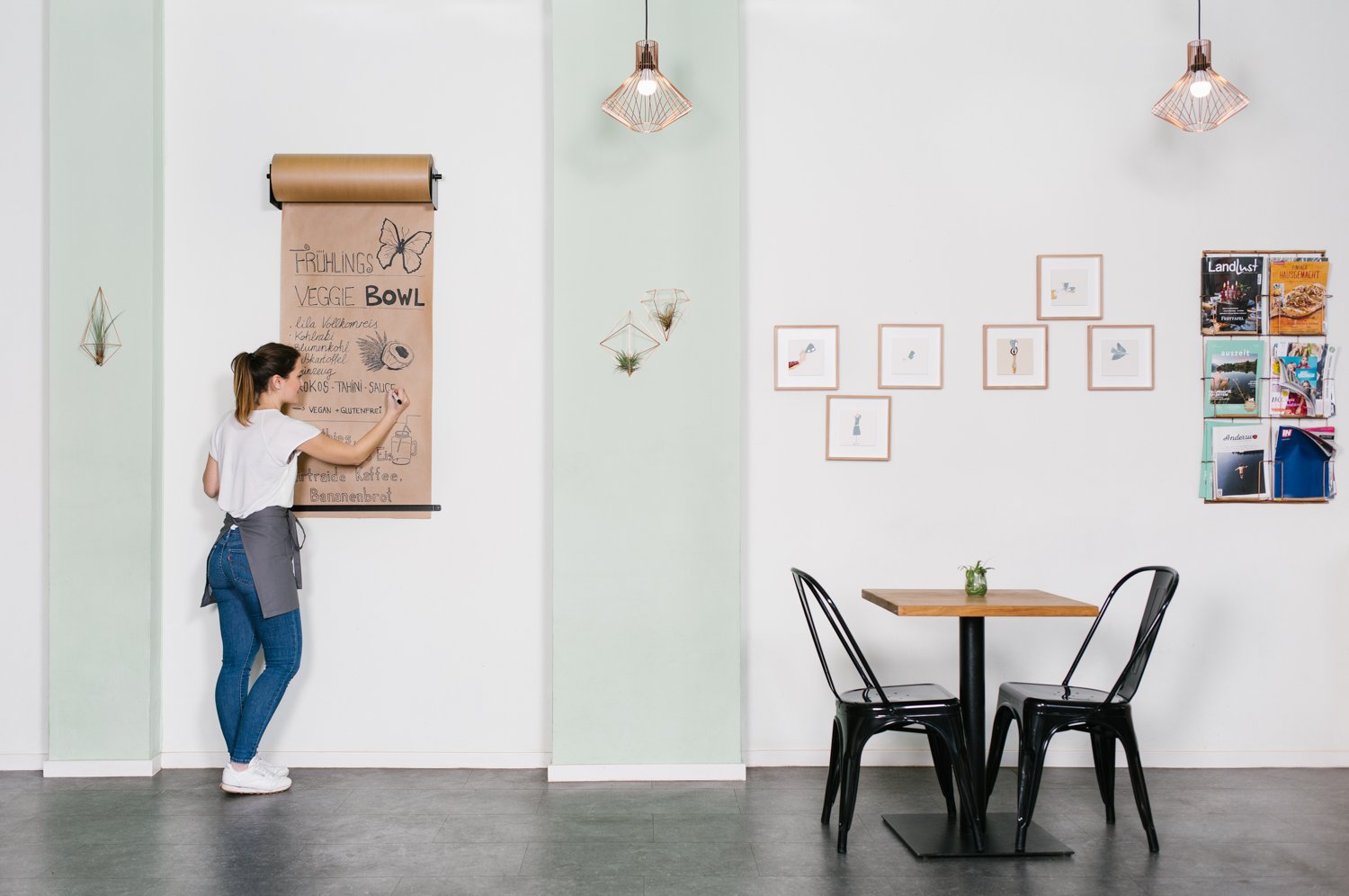 Cobus CozyHome Studio Roller – Stylische Wand Papier-Halterung für Büro, Café oder Zuhause – Innovative Alternative zu Whiteboard, Flipchart, Memoboard oder Kreidetafel (Studio-Roller + Papier)