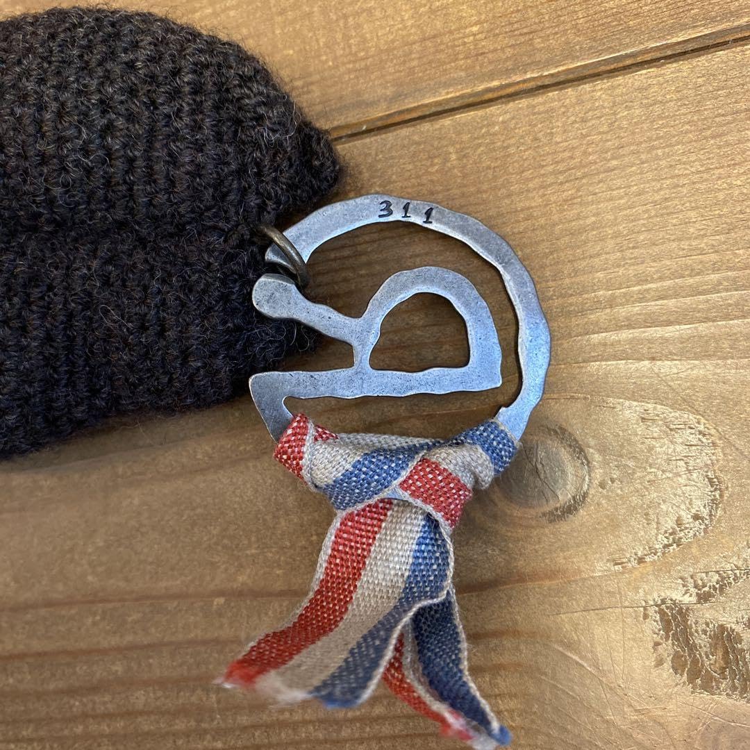 Amazon.co.jp: 45R 干支キーホルダー レトロ 午 : ファッション