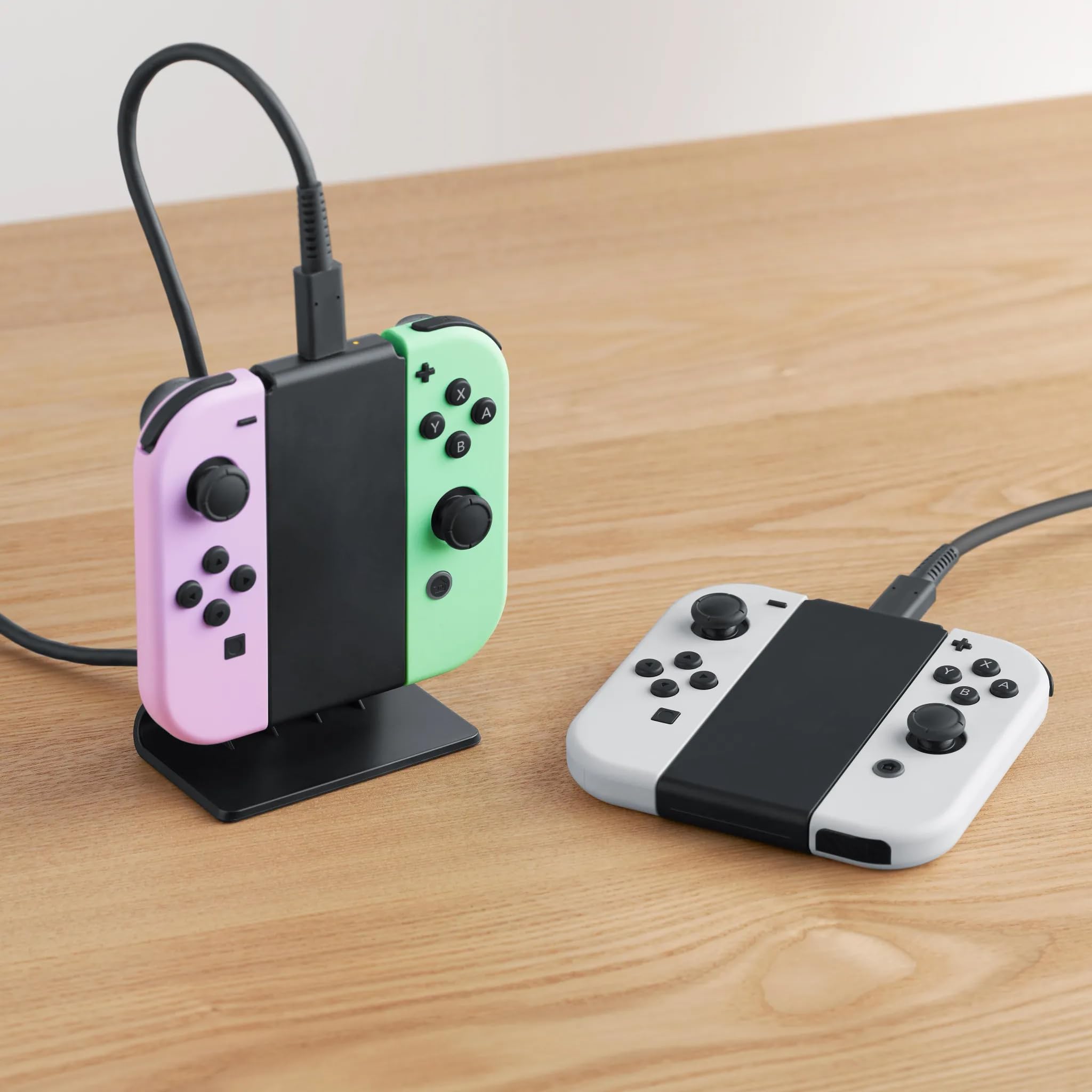 Joycon Supporto di ricarica (a due vie) - Interruttore OEM a 2 vie Joy Con Controller Caricabatterie Accessori di ricarica con cavo di ricarica (imballaggio sfuso)