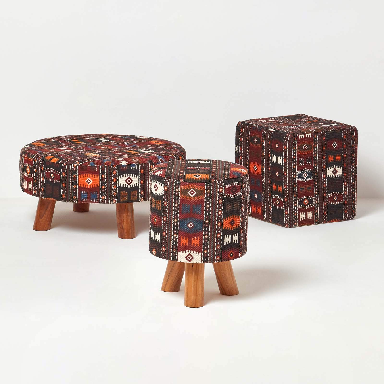 HOMESCAPES Tabouret Motifs Kilim Rouge Pieds en Bois 32 x 32 x 42 cm
