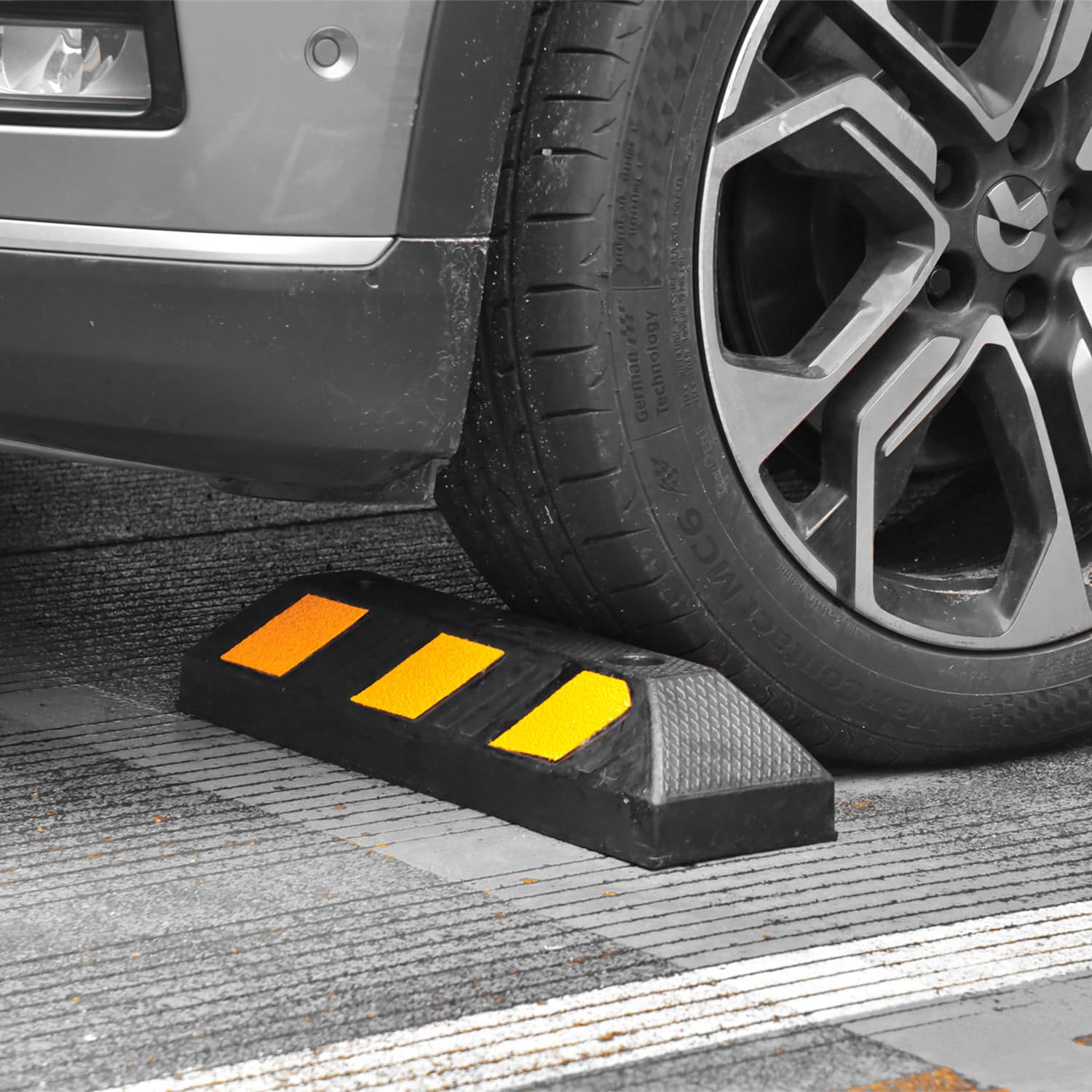Paquete de 4 bordillos de estacionamiento de goma de alta resistencia de 55 cm, kits de instalación incluidos, tope de piso de garaje de estacionamiento, tapón de rueda para vehículos