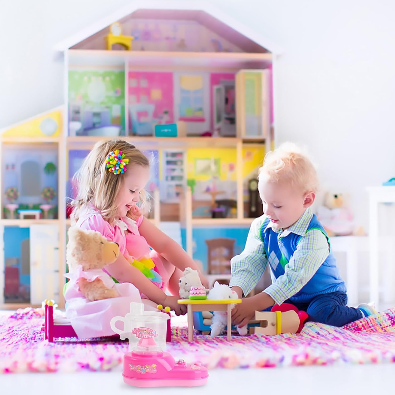 Pink Playhouse Juicer Model with Smooth Surface and Parent Interaction Feature, Plastic Kitchen Appliance for Imaginative Play