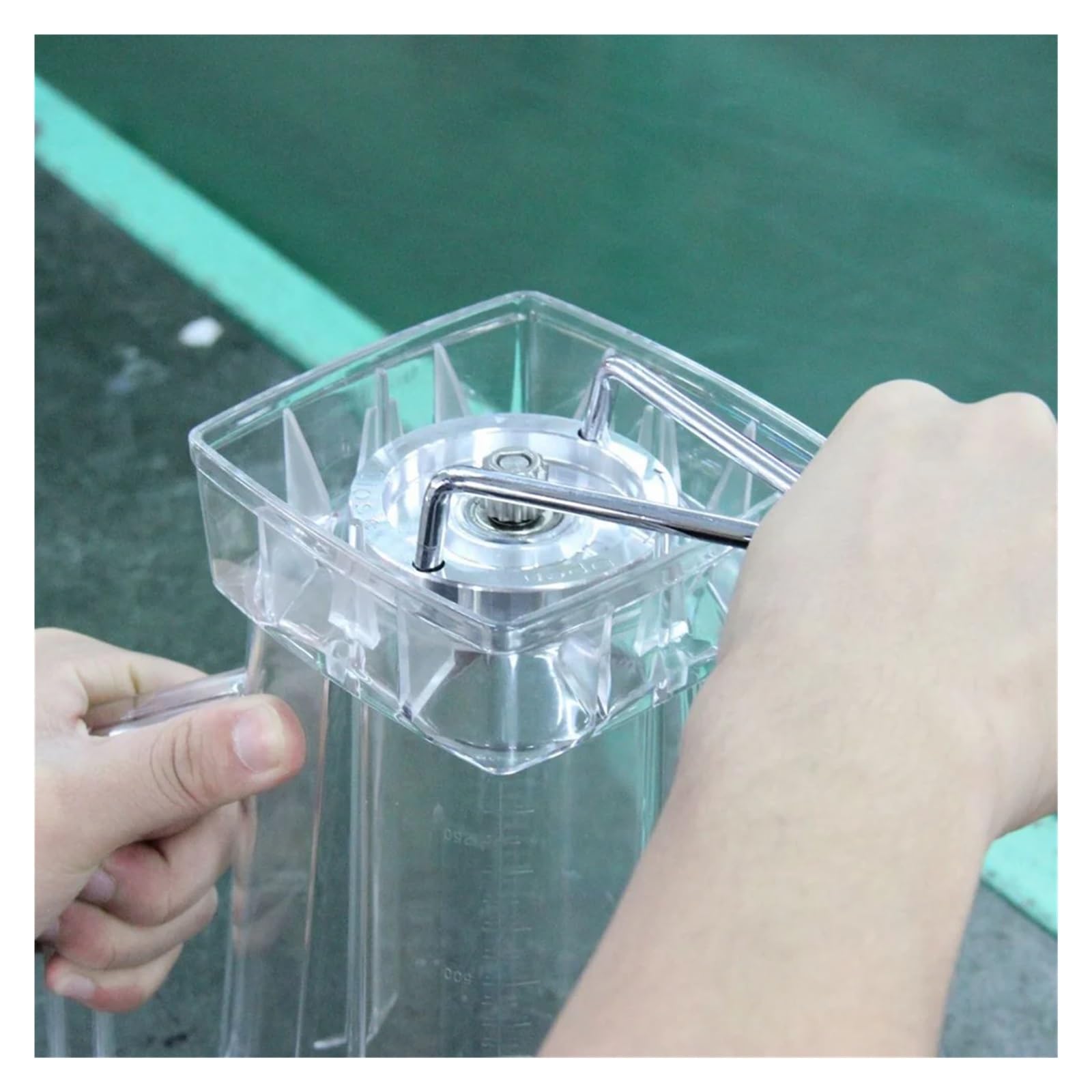 Caraffa di Ricambio for Tazza frullatore Compatibile con la Parte di Ricambio del frullatore Frullatore di Ricambio Trasparente con capacità di 2 Litri