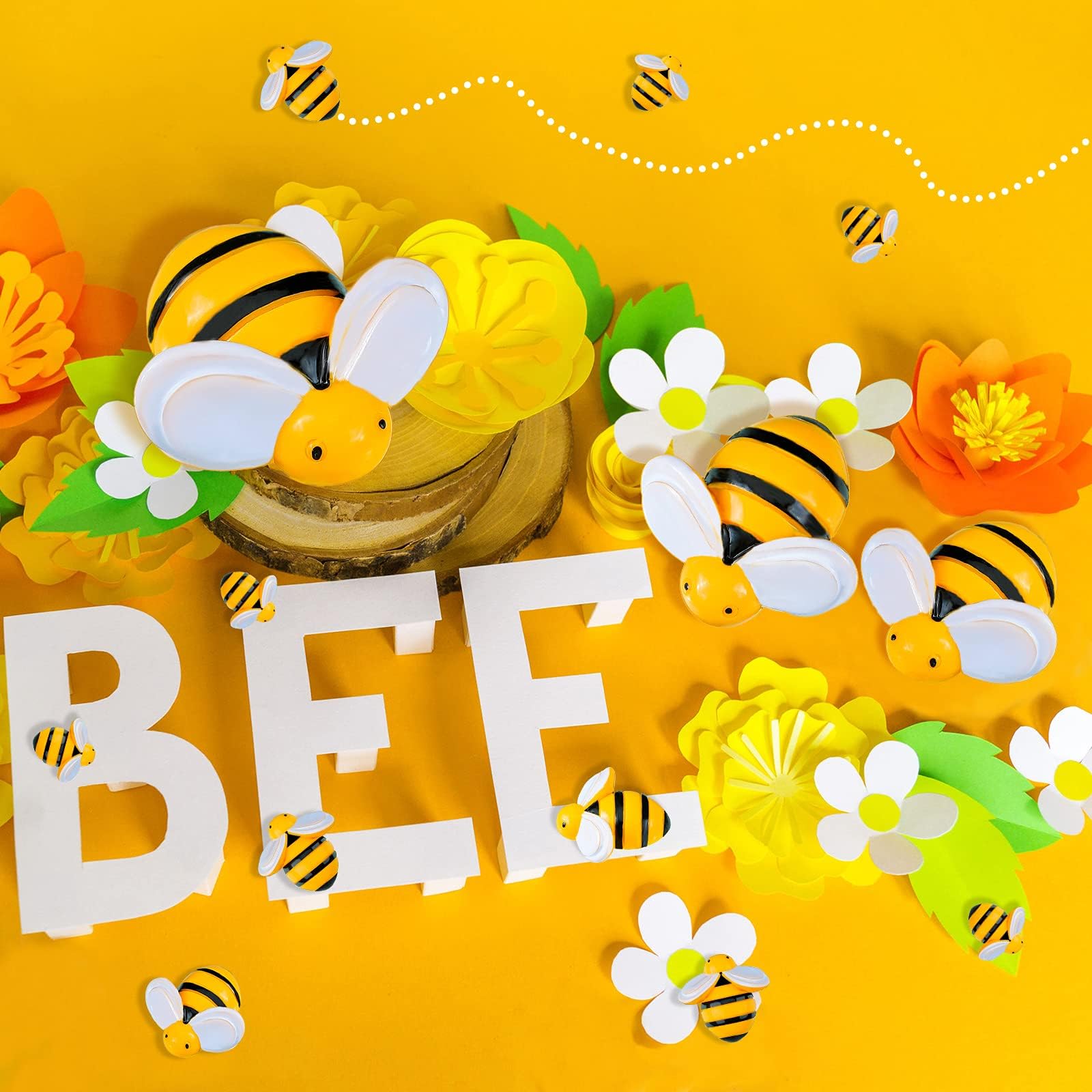Jetec 100 Pieces Tiny Resin Bees Crafts Bulk Small Bees Plastic Ornaments Decor for Garden Embellishments and Themed Birthday Party Favors Table Decoration 3 Sizes