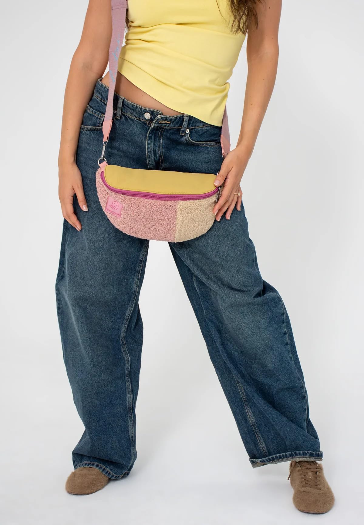Fritzi Bum Medium Limited Teddy Multi Damen Polyester Bauchtasche Waist Bag Gürteltasche Crossbody Umhängetasche mit Reißverschluss Kunstfell Bunt für Alltag Reisen Freizeit 3 L Mehrfarbig