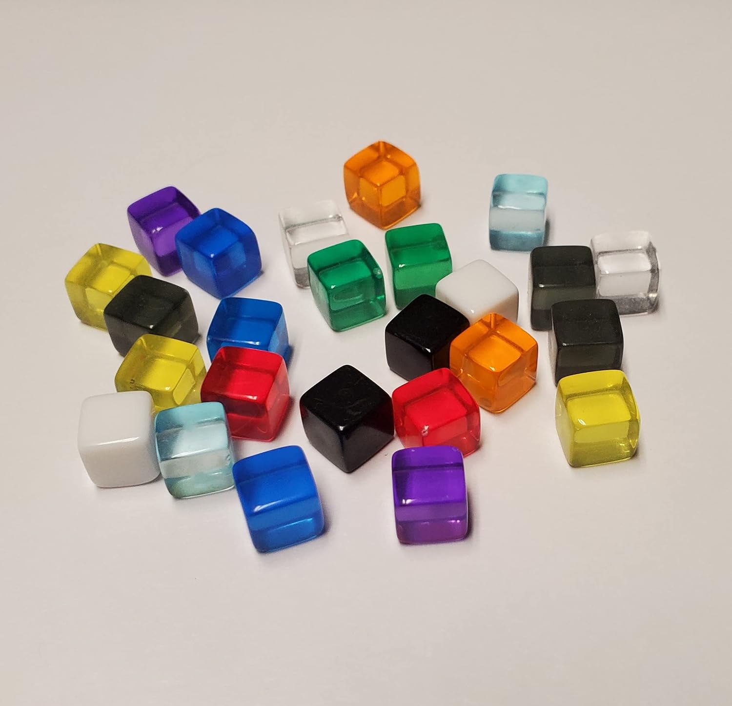 quEmpire Gaming 25x Very Small 8mm Counting Markers Multicolor Cubes Blank Dice for Tabletop Gaming and Education