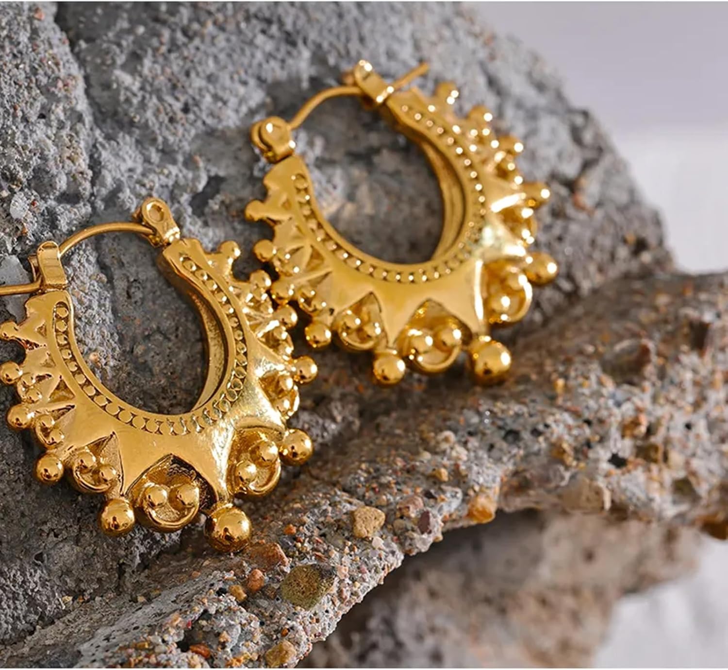 Semi-Blank Metal Vintage Earrings for Women, Antique Gold Waterproof Hoop Earrings Fashion Attractive Jewelry for Women Classic Pattern Detailed Earrings Design