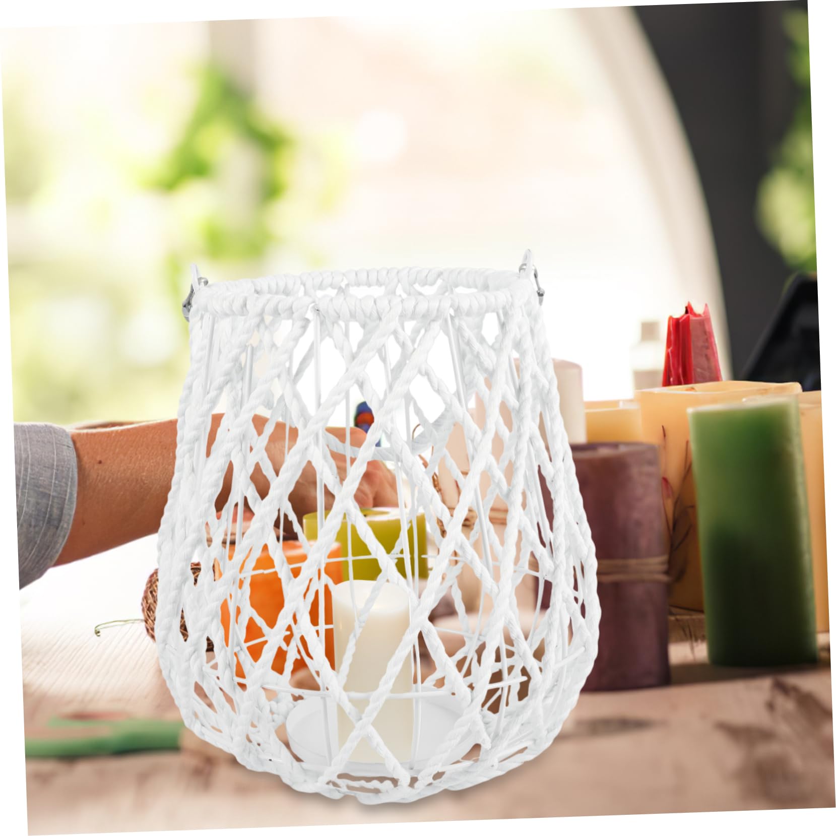 Candelabro Tejido Blanco Retro para Hogar y Decoración de Boda | Hierro y Hilo de Algodón, Diseño Compacto y Delicado, Acabado Artesanal para Hotel, Sala, Dormitorio y Jardín