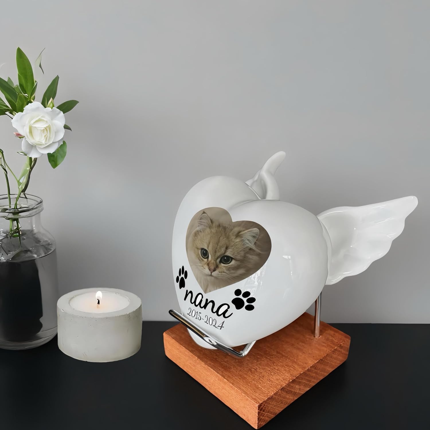 Personalized Memorials Urn for Ashes, Custom Pet Urn, Small Heart Memorials Urn with Stand, Keepsake Mini Cremation Urn for Human or Pet Ashes