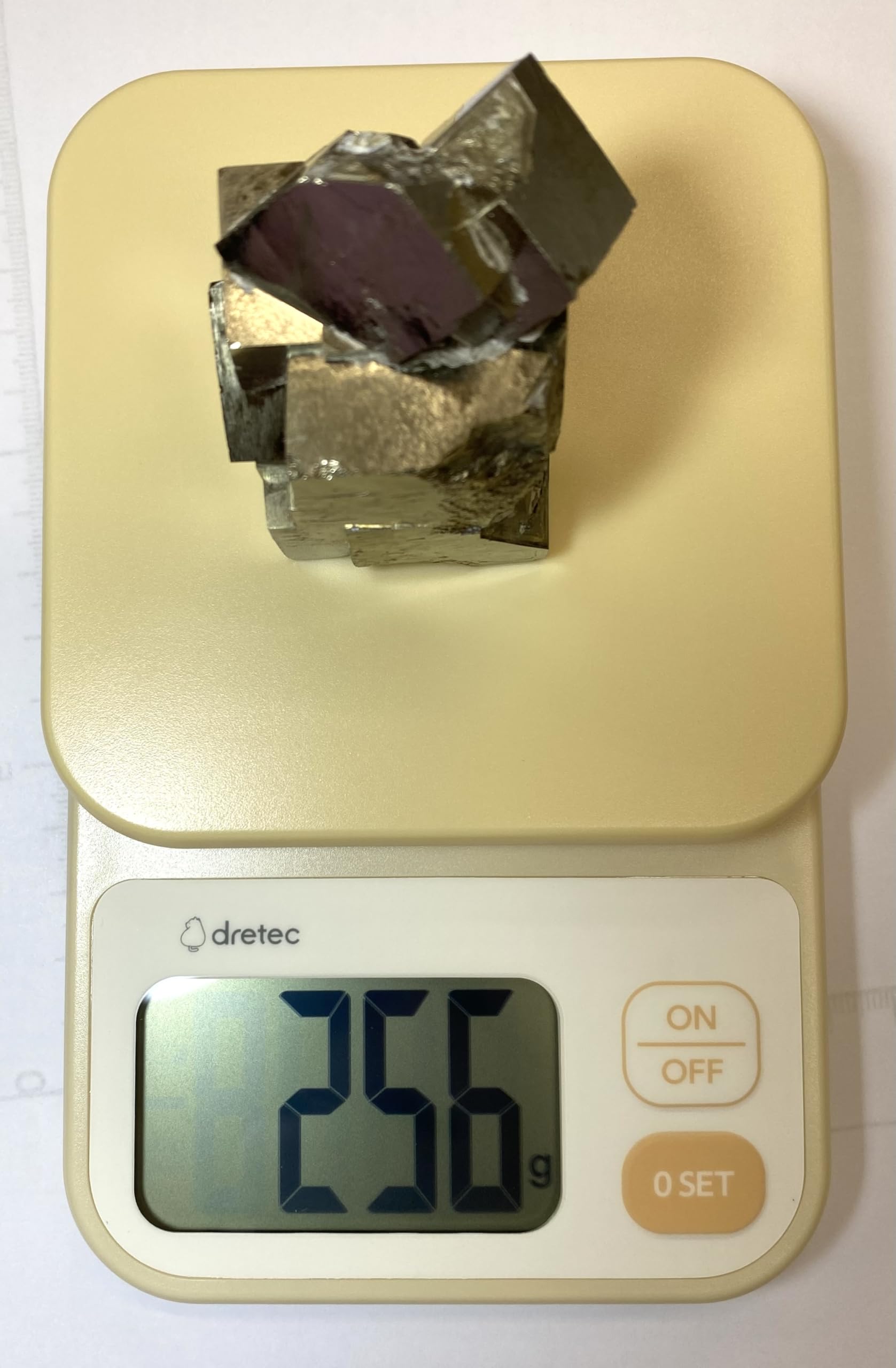 Amazon.co.jp: No.k315 黄鉄鉱結晶 256g 現品販売 直方体 ケース入り