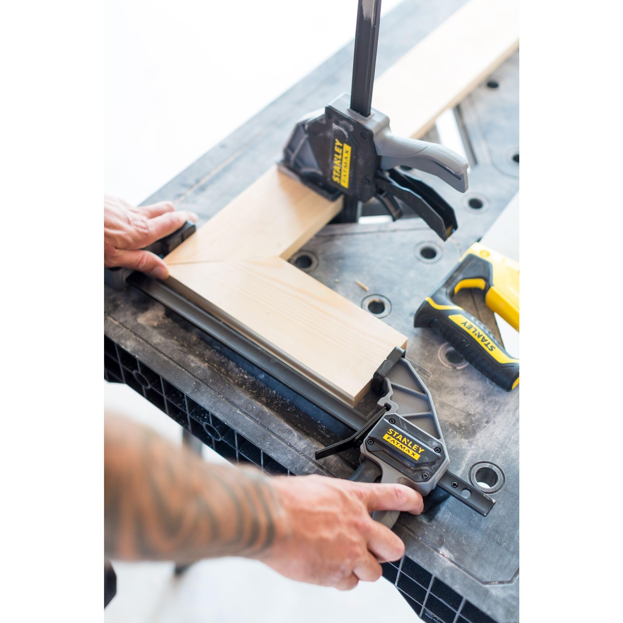 STANLEY FATMAX Express Banco da lavoro pieghevole - Piano di lavoro portatile con capacità di carico di 450 kg, compatibile con morsetti, peso di 10 kg, FMST1-75672