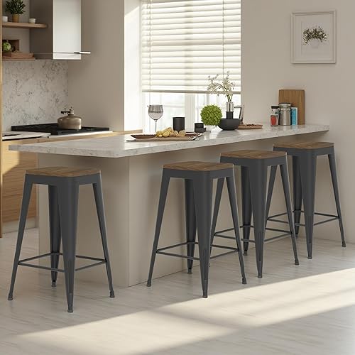 Miniatura 9 de Juego de 4 taburetes de bar sin respaldo de 24 pulgadas, taburetes de bar de metal para interiores con asiento de madera, taburetes de bar