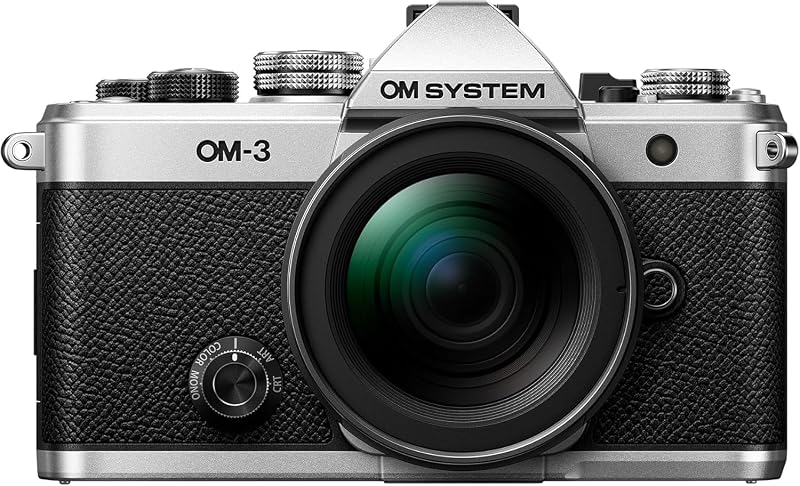 OM SYSTEM OM-3 con 12-45mm — per chi scatta sotto la pioggia senza pensarci