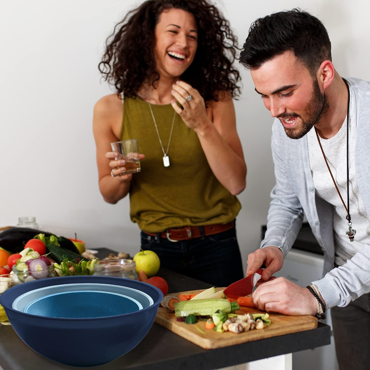 edge Plastic Mixing Bowls 12 Piece Nesting Set 6 Prep Bowls and 6 Lids, for Baking, Cooking and Storing, Navy