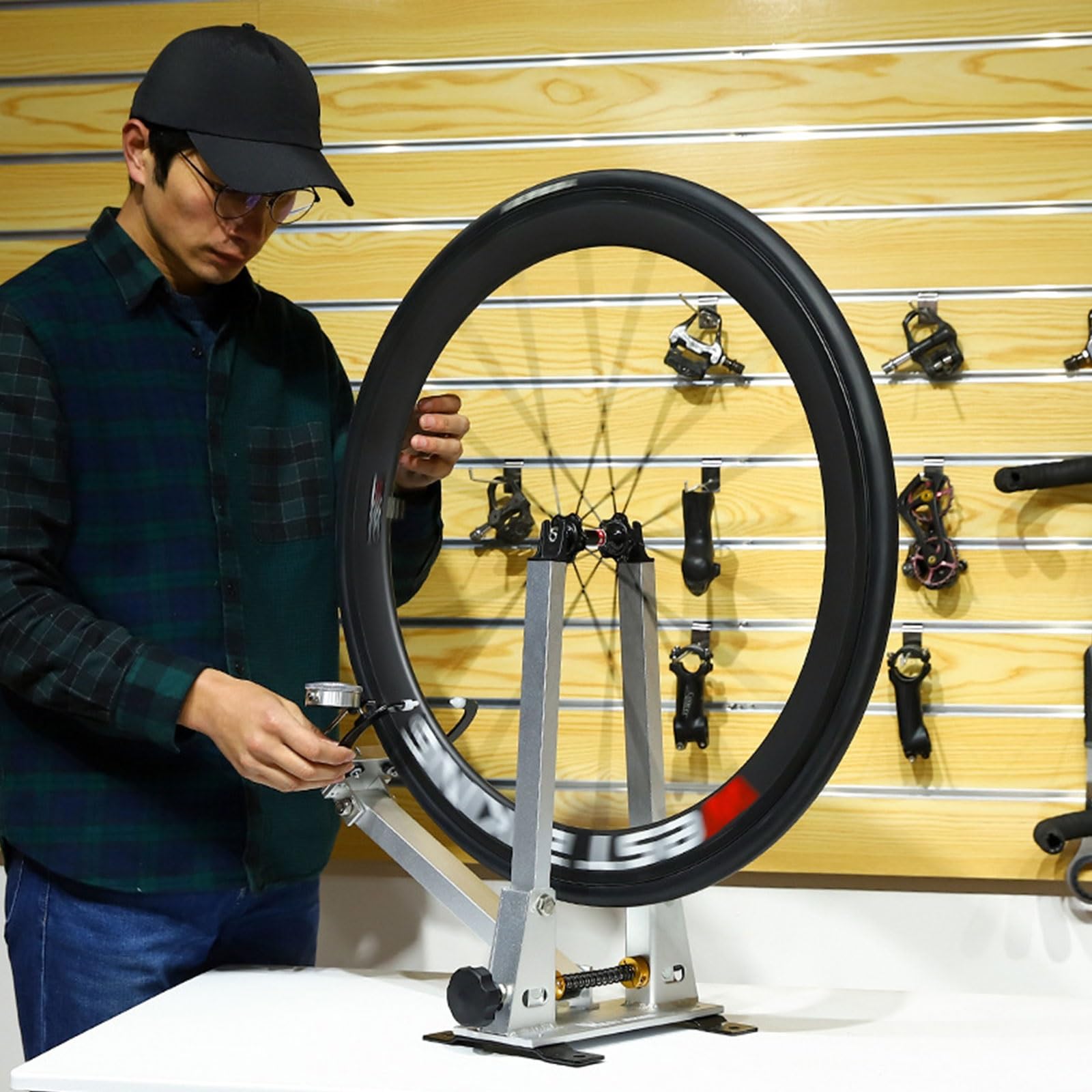 Zentrierständer für Fahrradräder, Zentrierständer aus Aluminium mit Messuhr für 16-29 Zoll Räder und 700C Räder, Zubehör für Reparatur und Kalibrierung von Fahrrad-Radausrichtungen