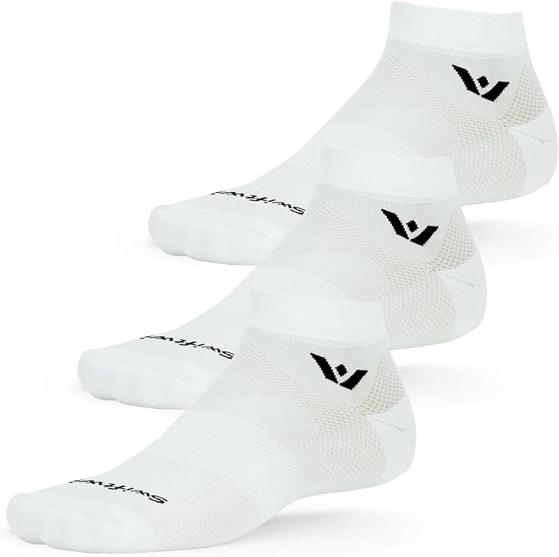 Swiftwick Aspire (3 pares) medias tobilleros para correr y ciclismo para hombres y mujeres – medias deportivos absorbentes con soporte antideslizante
