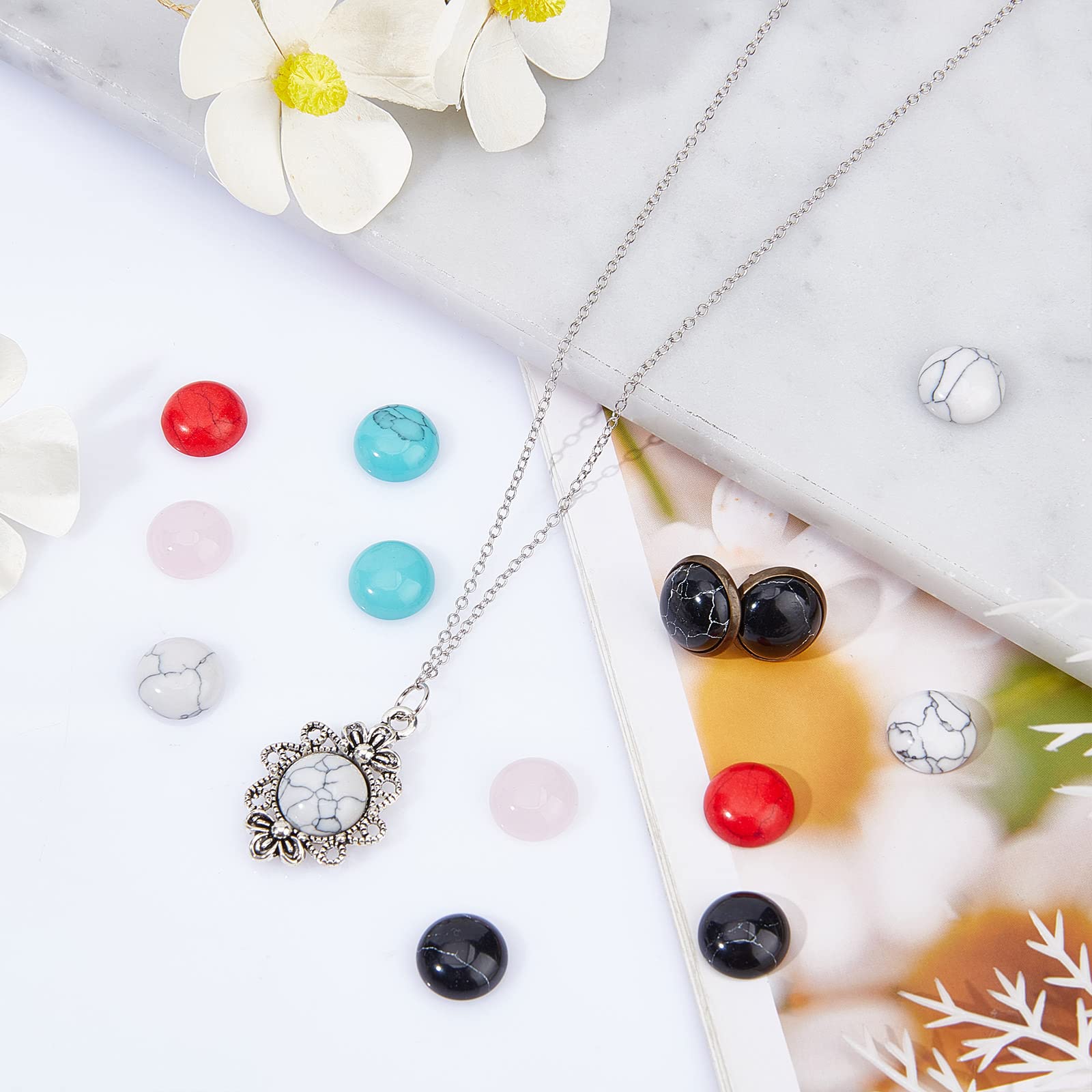 SUNNYCLUE 1Scatola 100pezzi 5 Stile 12mm Pietre Cabochon Pietre Preziose Cabochon Stones Perline Turchese Quarzo Rosa Semitondo Guarigione Chakra Energia per Creazione di Gioielli Donne Collana Fai-Da