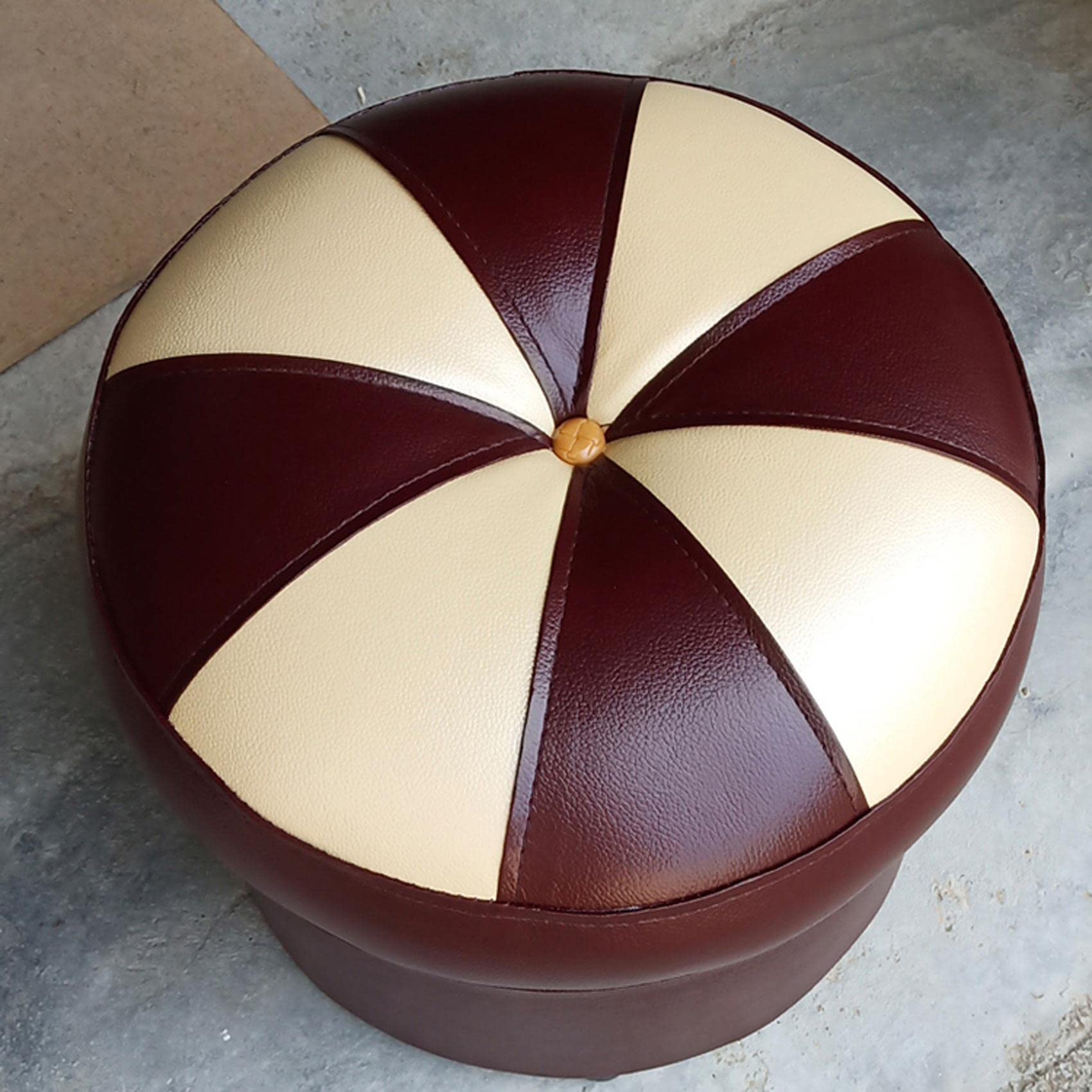 Repose-Pieds Rond Violet en Cuir | Soulagez vos Jambes avec ce Tabouret Compact