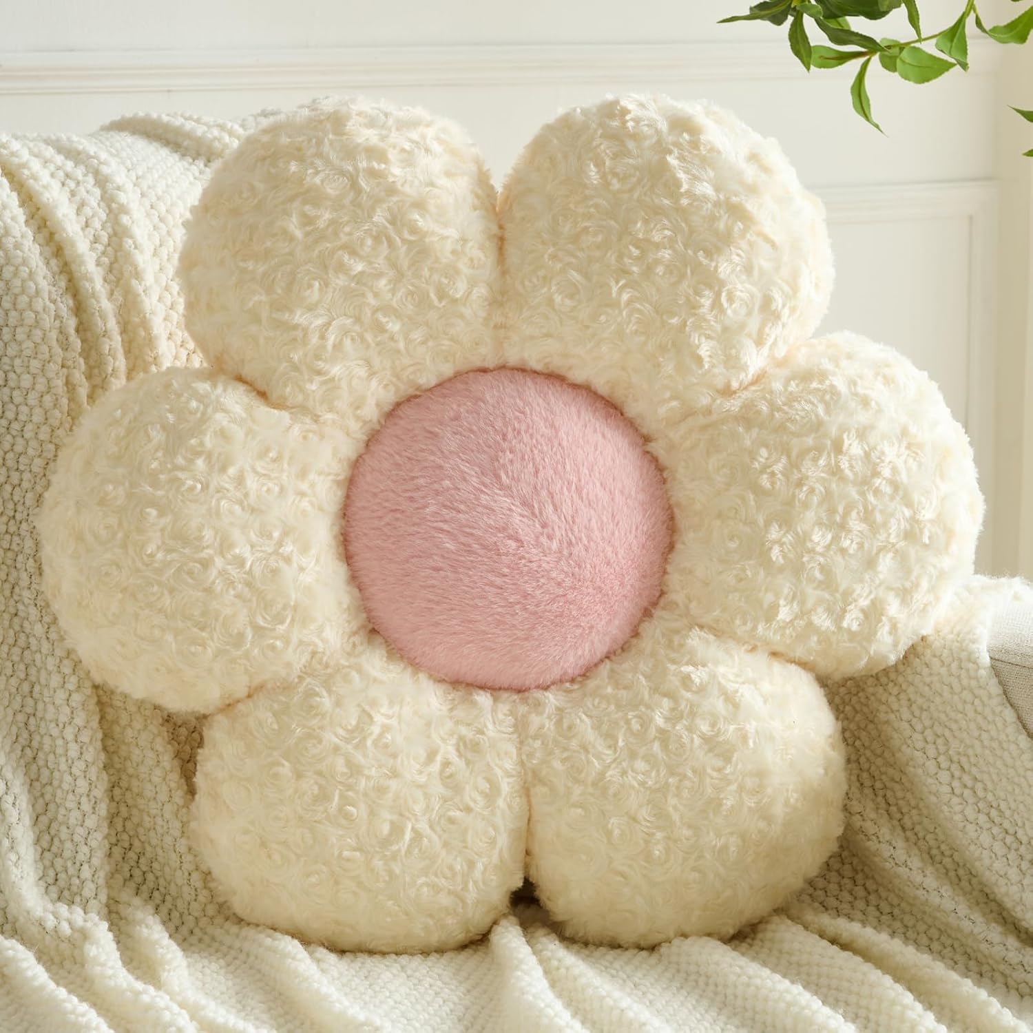 Flower Pillows, Decorative Throw Pillow with Soft Plush for Couch, Flower Shaped Pillow Home Decor Daisy Pillow for Bed (Beige, 19.6 Inches)