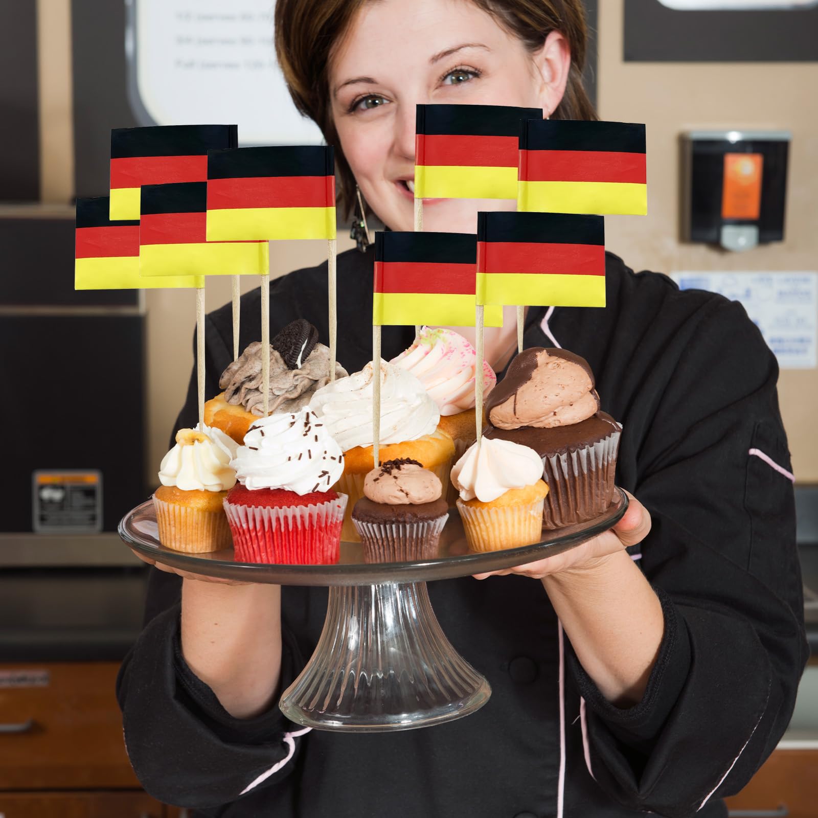COSORO 100 Piezas Bandera de Palillos de Dientes Alemania,Mini Bandera Cóctel Pastel Sándwiches Comida Fruta Pastelería Decoración, Cupcake Fiesta Pub Copa del Mundo Decoración