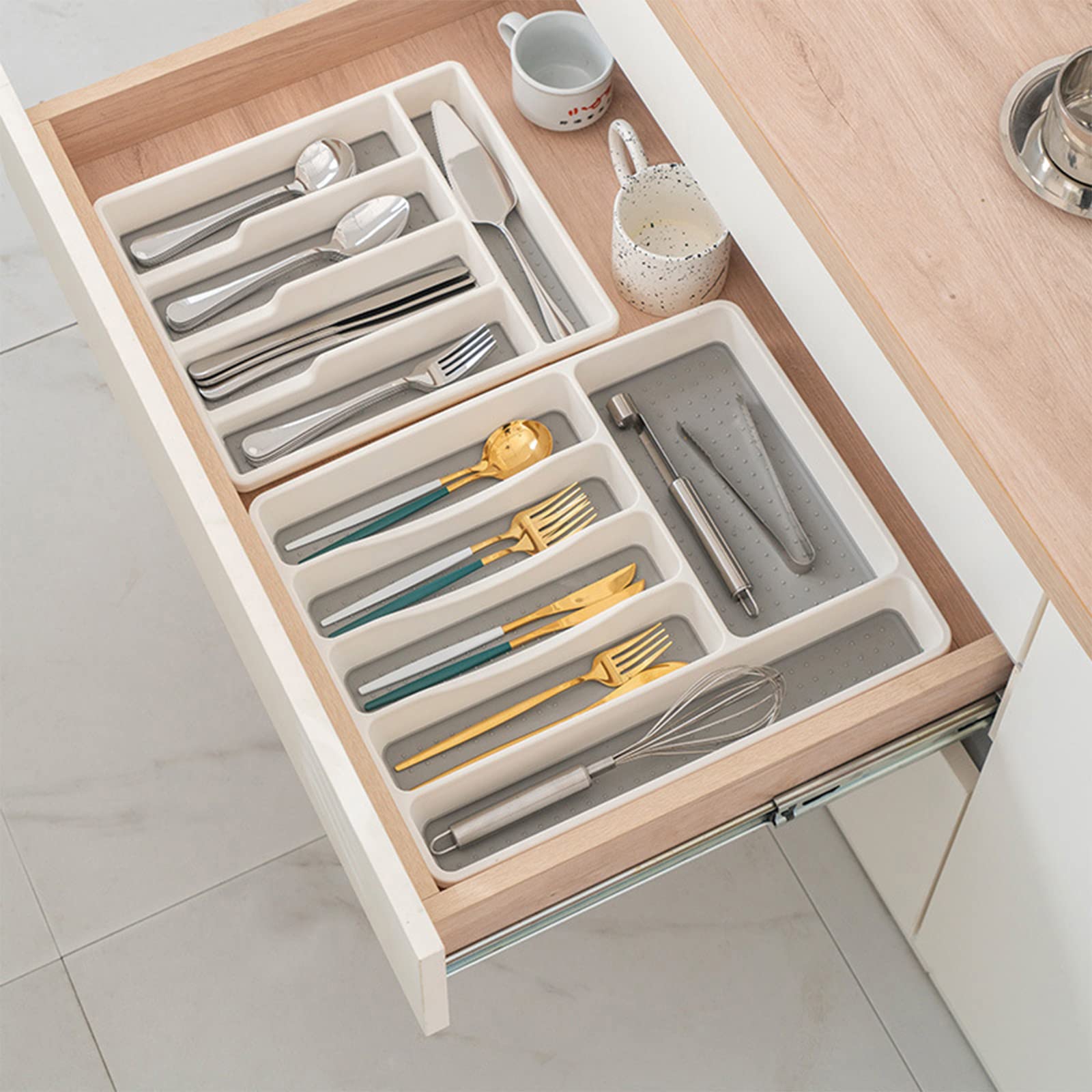 Generisch Dieser Besteckkasten aus Kunststoff mit 6 Fächern bietet Platz für Besteck und eignet Sich ideal für Küche, Büro und als Accessoire. Er verfügt über eine rutschfeste, weiche Unterseite.