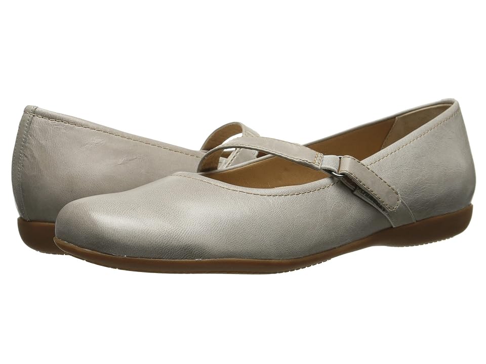 

Trotters Simmy (Light Grey Soft Dull Leather) Women's Flat Shoes