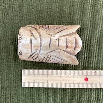 Amazon.co.jp: 根付 アンティーク 江戸時代 骨製 彫刻 工芸品 蝉