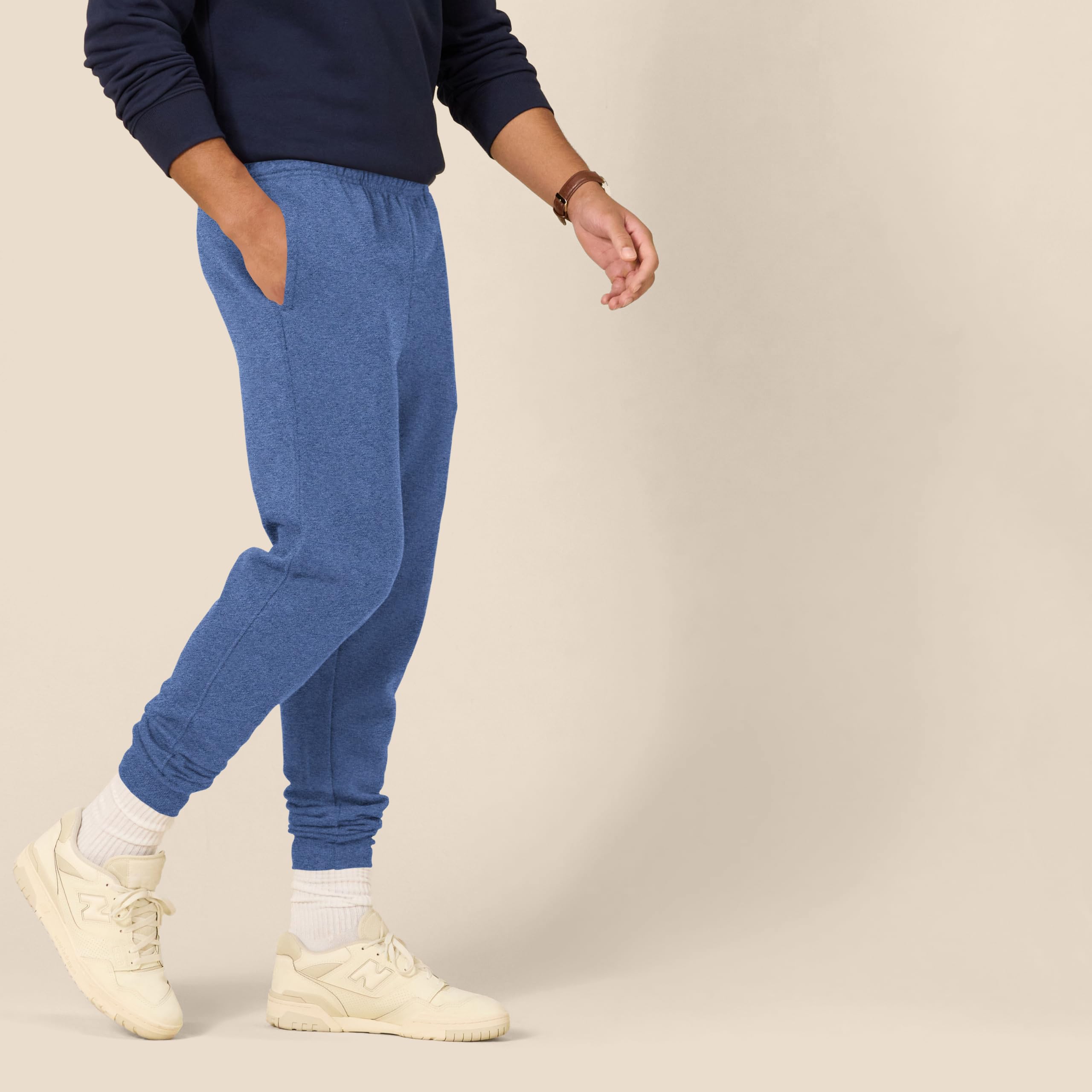 Amazon Essentials Pantaloni Sportivi da Jogging Taglio Rilassato, in Pile, vestibilità Comoda Uomo