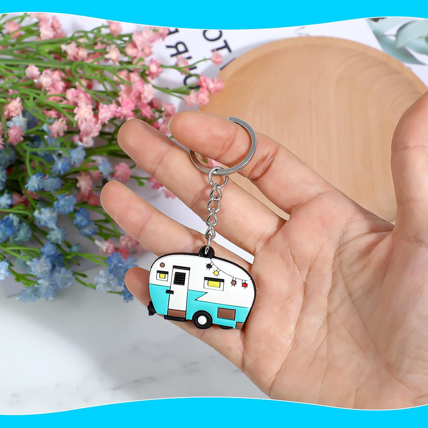 Thinp 2 Pieces Camper Keychain, RV Camper Keyring Accessories for Travel Trailers Enameled Metal Retro Camping Car Keychain