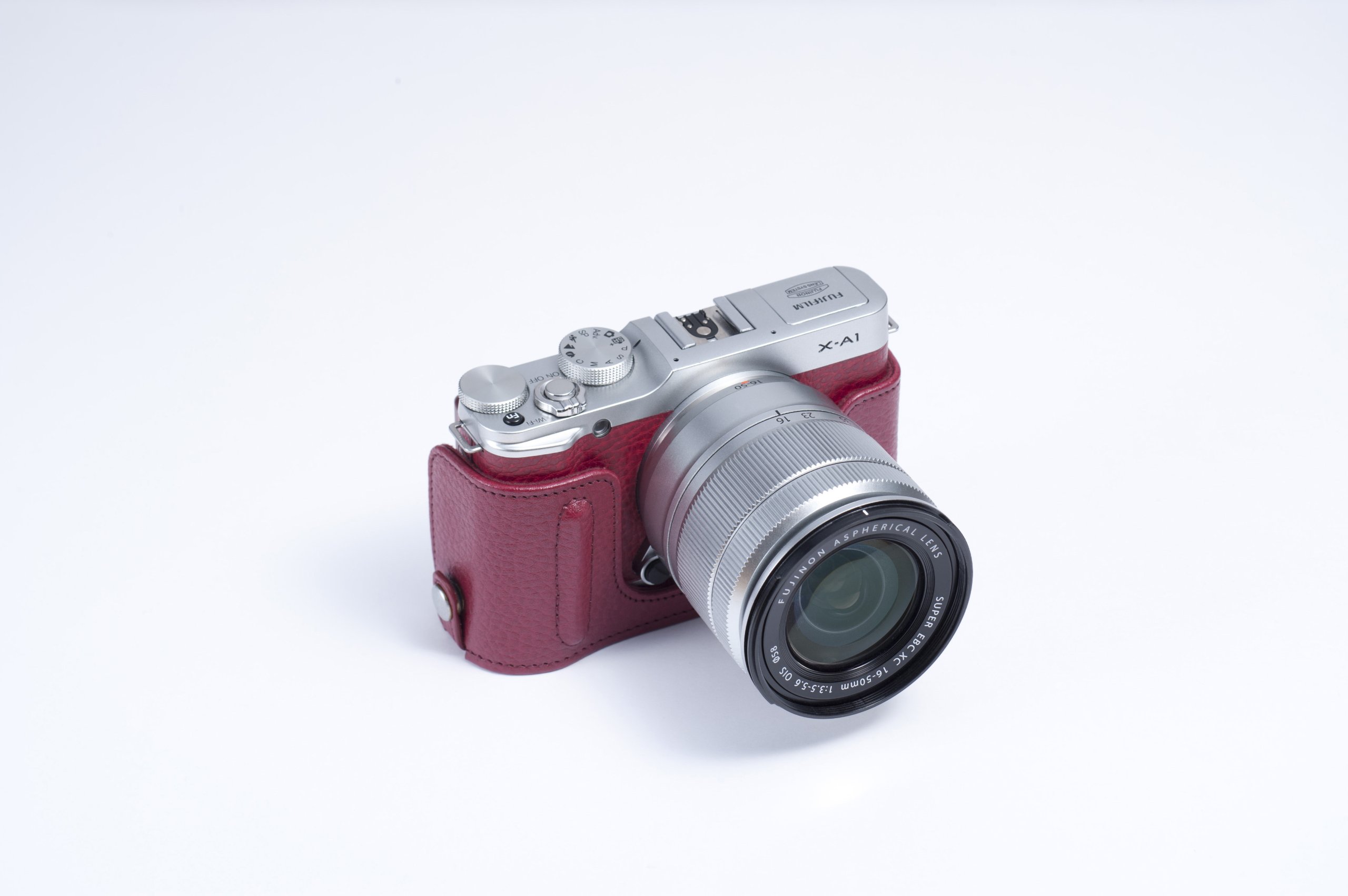 Amazon.co.jp: FUJIFILM デジタルカメラ X-A1専用速写ケース レッド F