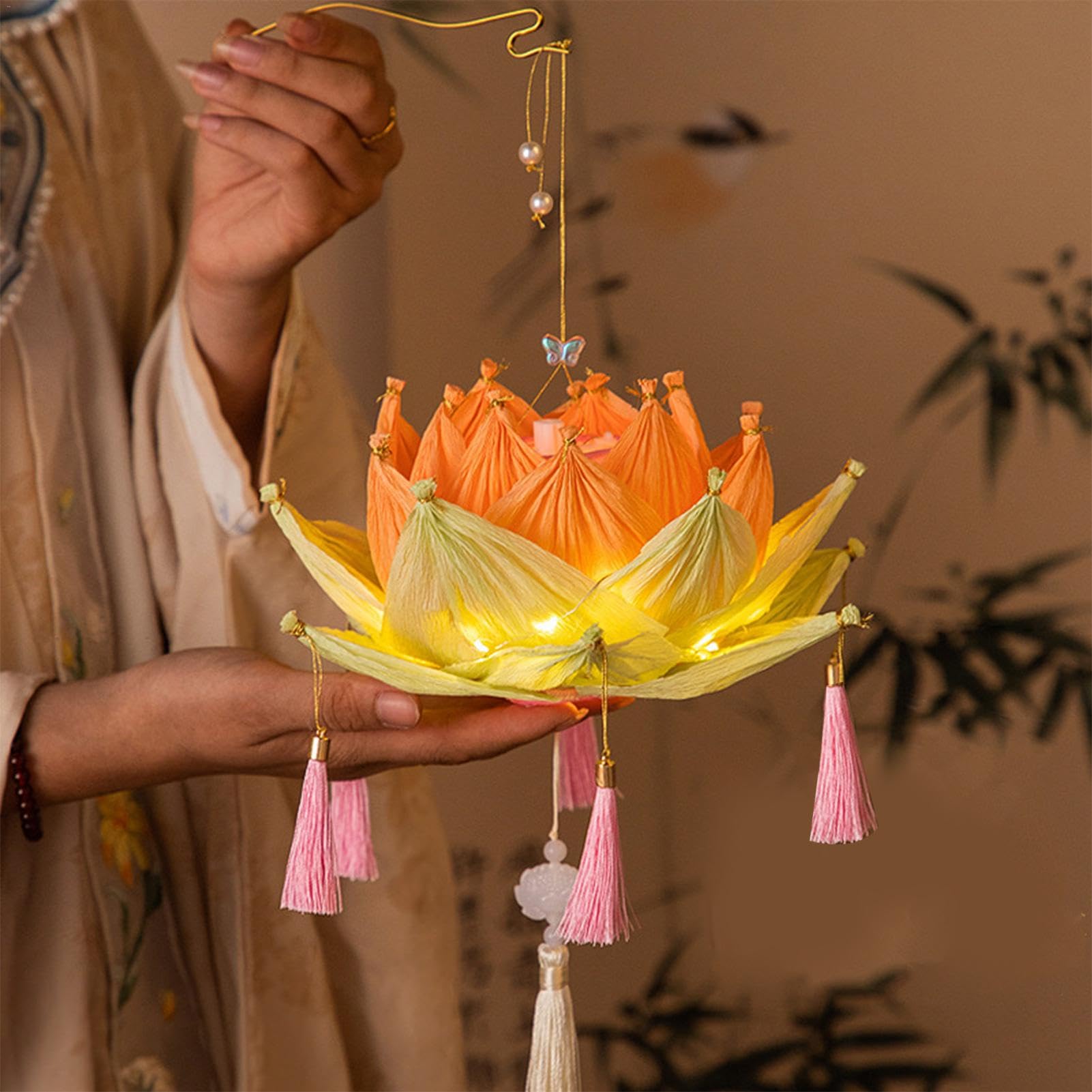 発送日4月9日になります。花灯篭を持つ女性像　置物　中国美術品 発送日4月9日になります。花灯篭を持つ女性像 置物 中国美術品 【公式