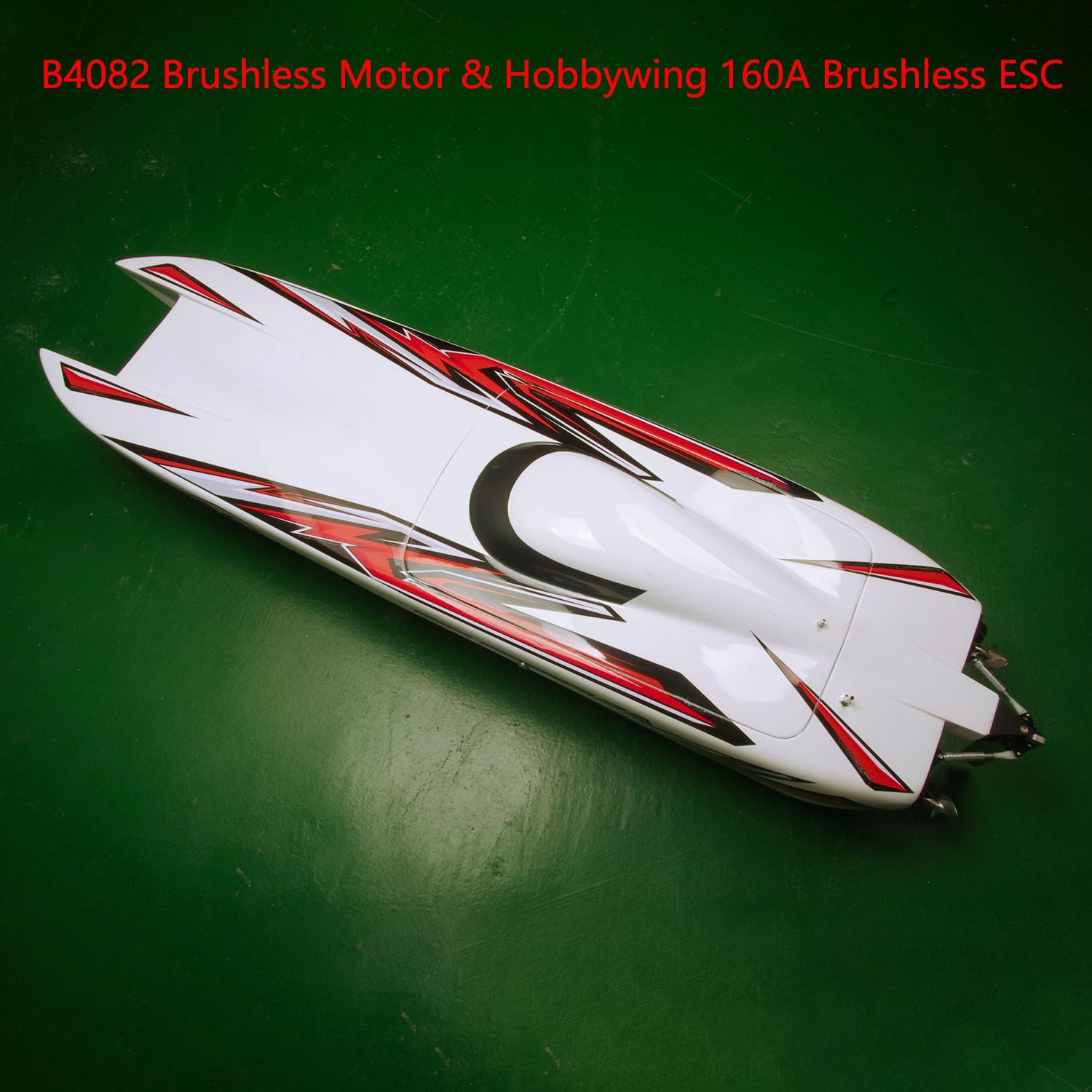 135KM/H RC Hochgeschwindigkeits-Rennboote DTRC E33 Wasserfahrzeug Modell Speedboat Kühlsystem RTR Batterie Dual Brushless Motor