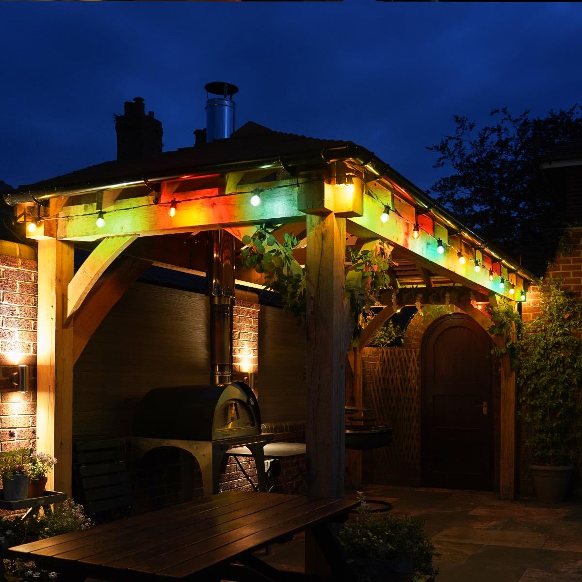 Guirlande lumineuse G50 ConnectPro™ (alimentation secteur, câble en caoutchouc noir IP65, ampoules blanc chaud, LED transparentes et multicolores) pour éclairage décoratif extérieur (sans prise,