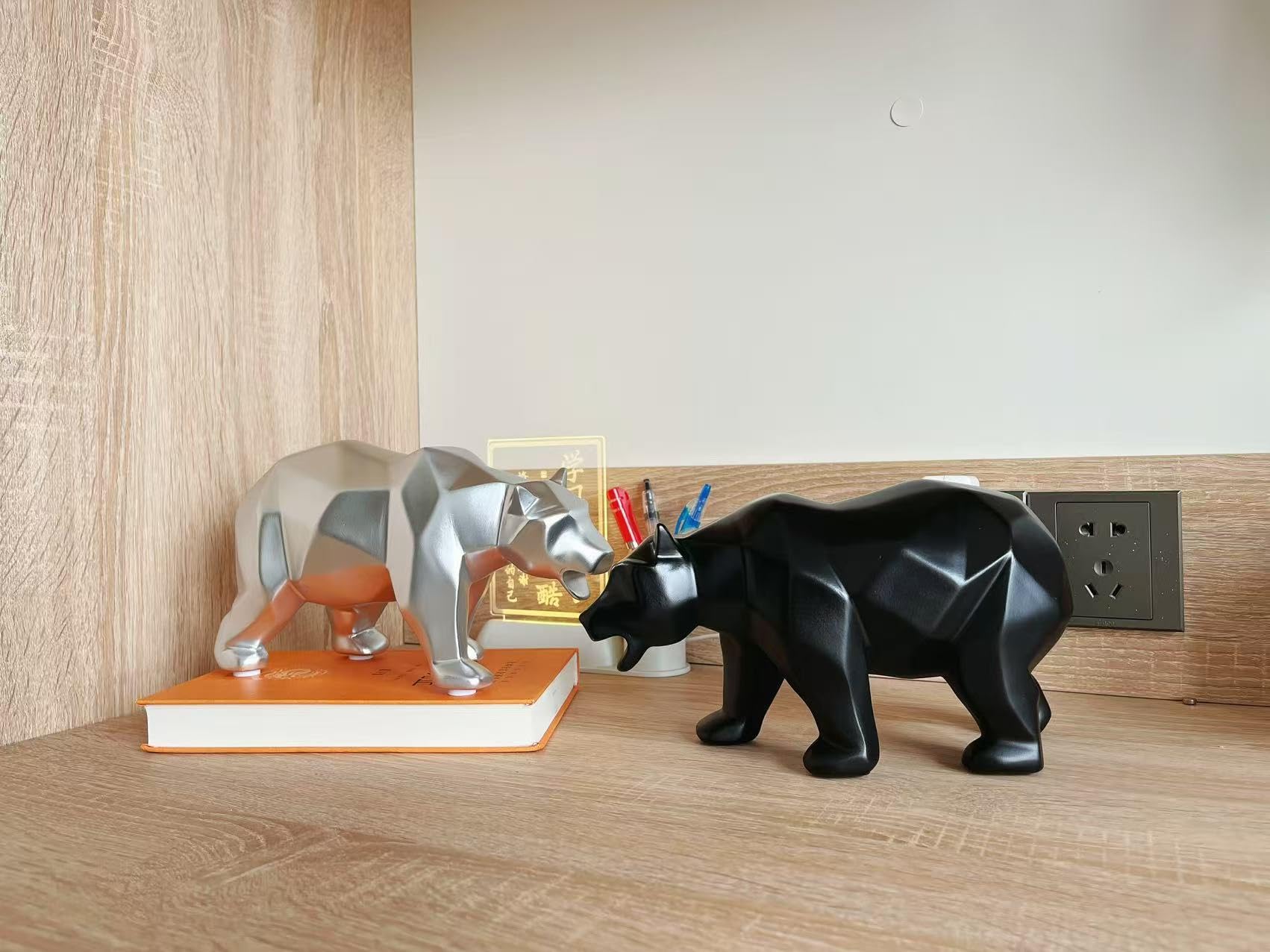 Abstrakte Skulpturen, Heimdekoration, Tierfiguren, geometrische Oberfläche, Statuen (Schwarzbär)