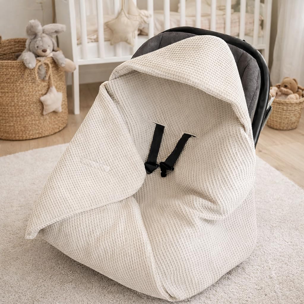Einschlagdecke Baby Babyschale 75x75 cm aus Waffelstoff – Babydecke für Autositz und Kinderwagen (Gondel), für 3-Punkt-Gurtsystem, atmungsaktiv, weich & leicht, für Neugeborene - Sand