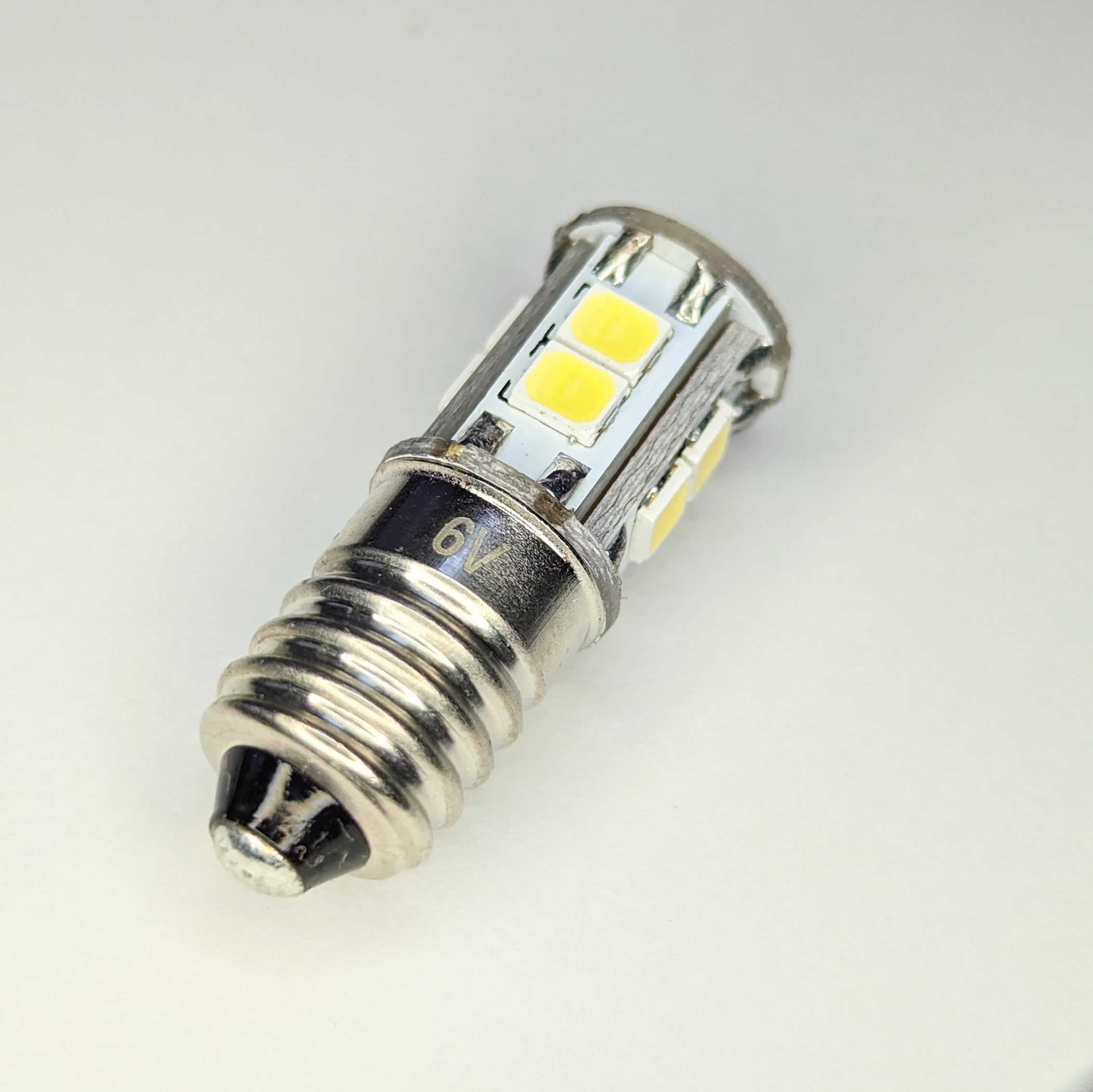 LED豆電球 【4~6V対応】 5LED 口金サイズE10 【電球色】 Amazon.co.jp: 白色10LED豆電球【4～6V対応】E10型ソケット